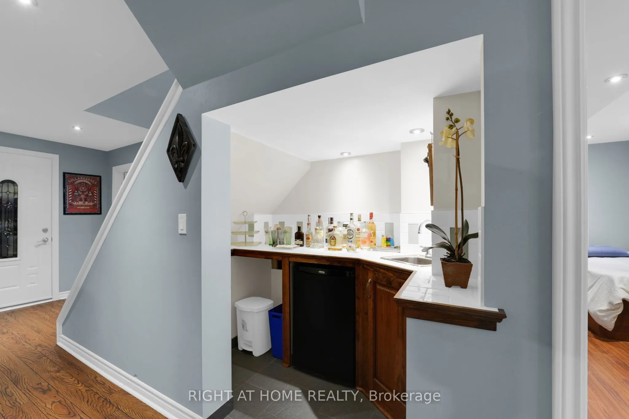 304 Rhodes Circle