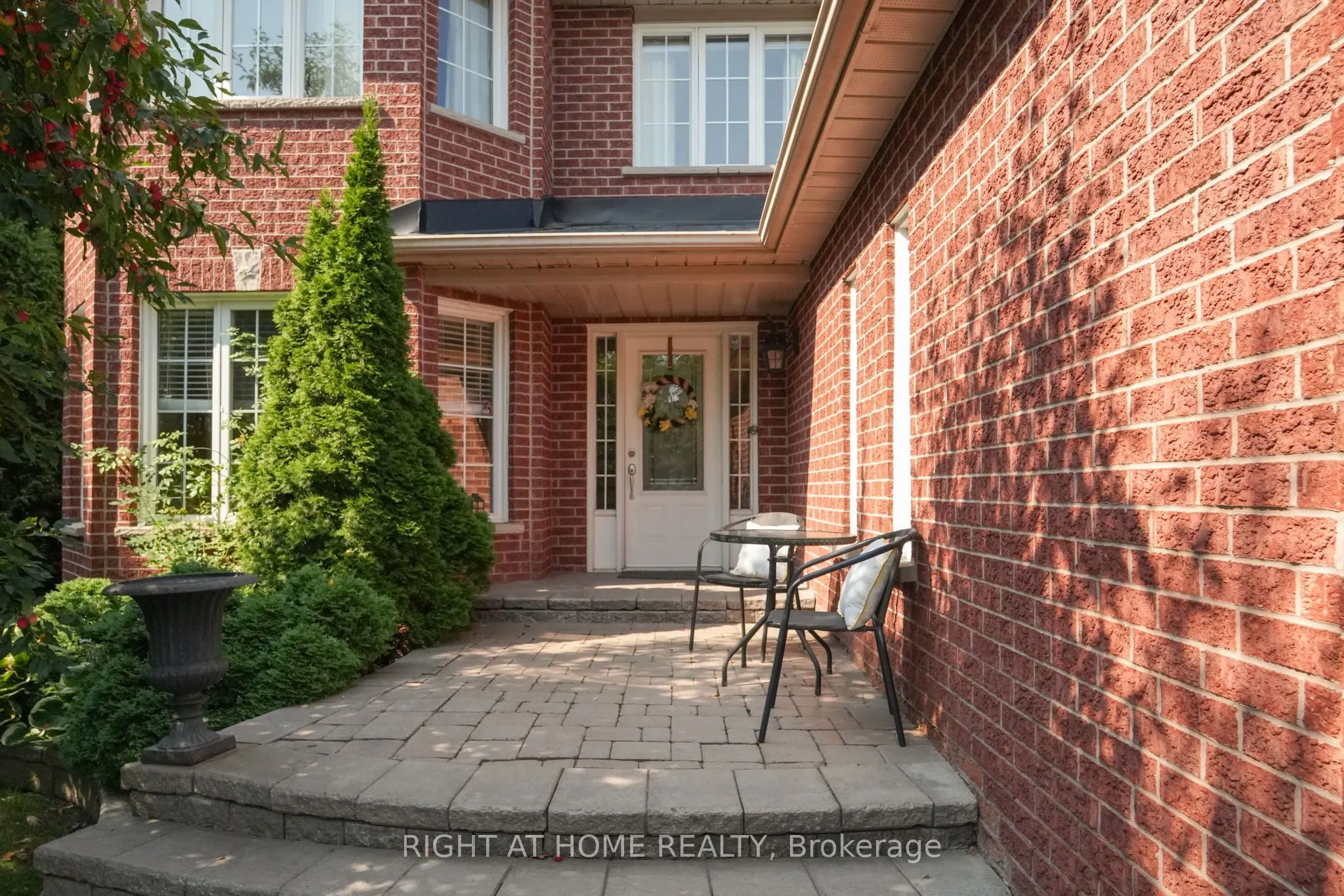 304 Rhodes Circle