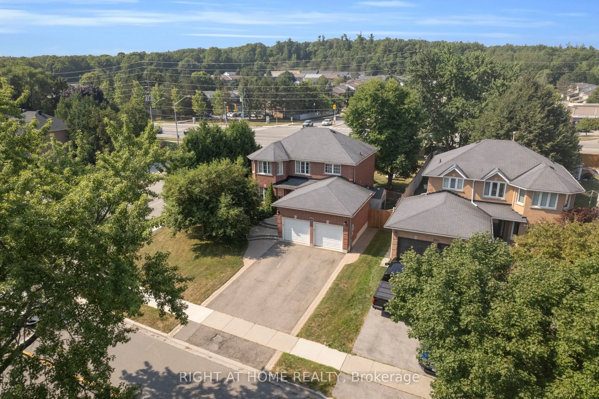 304 Rhodes Circle