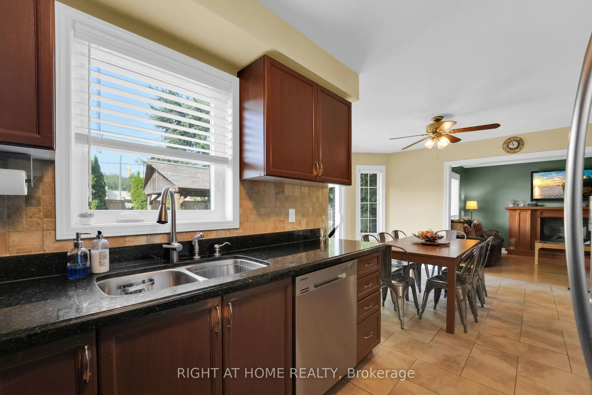 304 Rhodes Circle