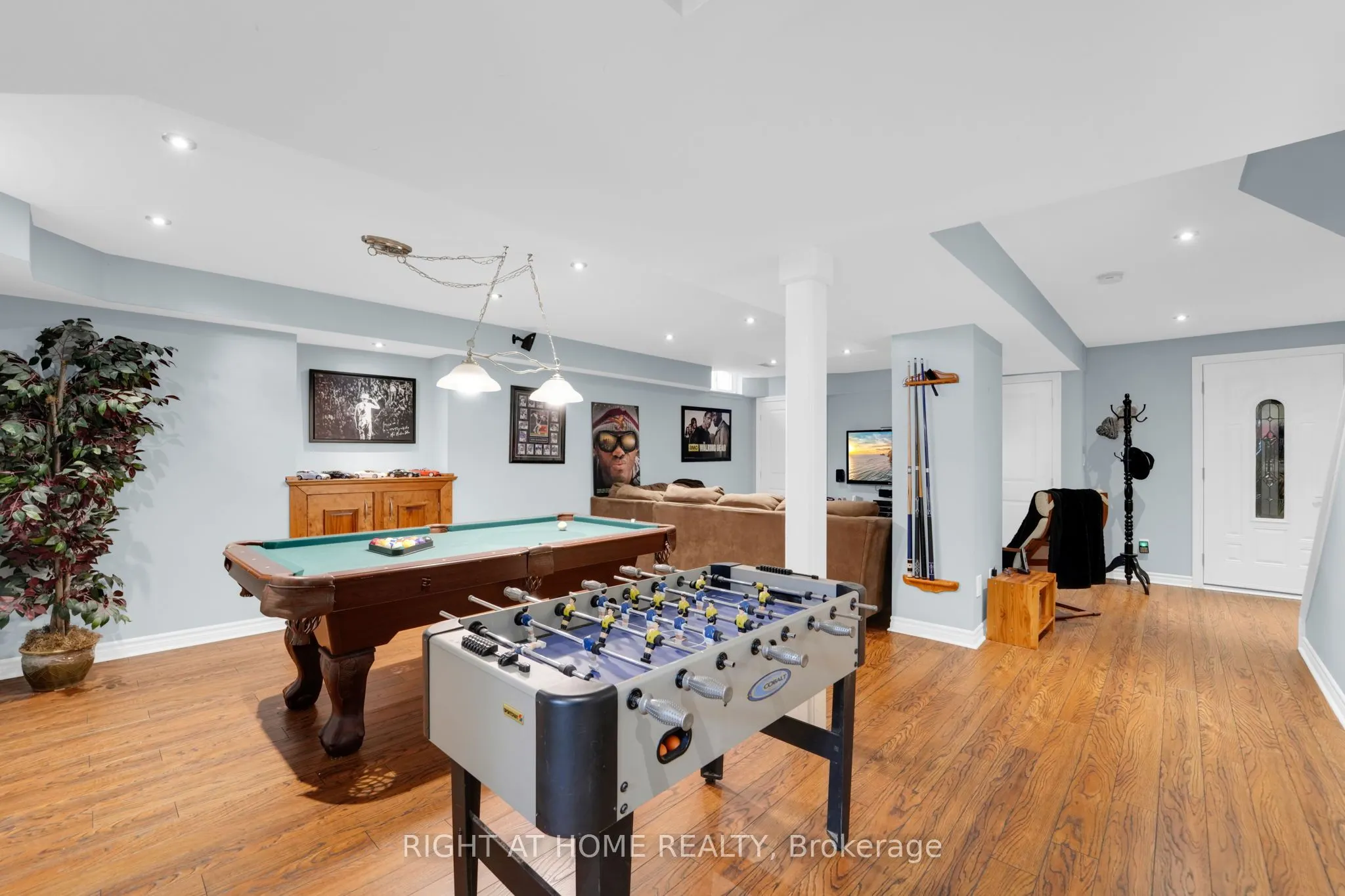 304 Rhodes Circle