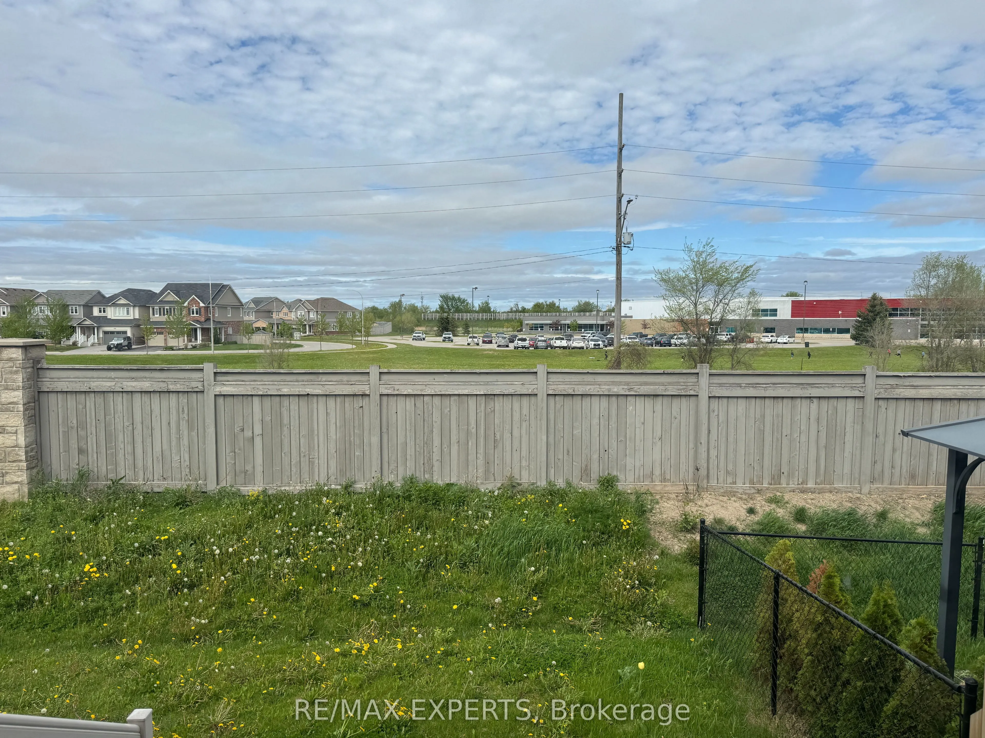 91 Kingsmere Crescent