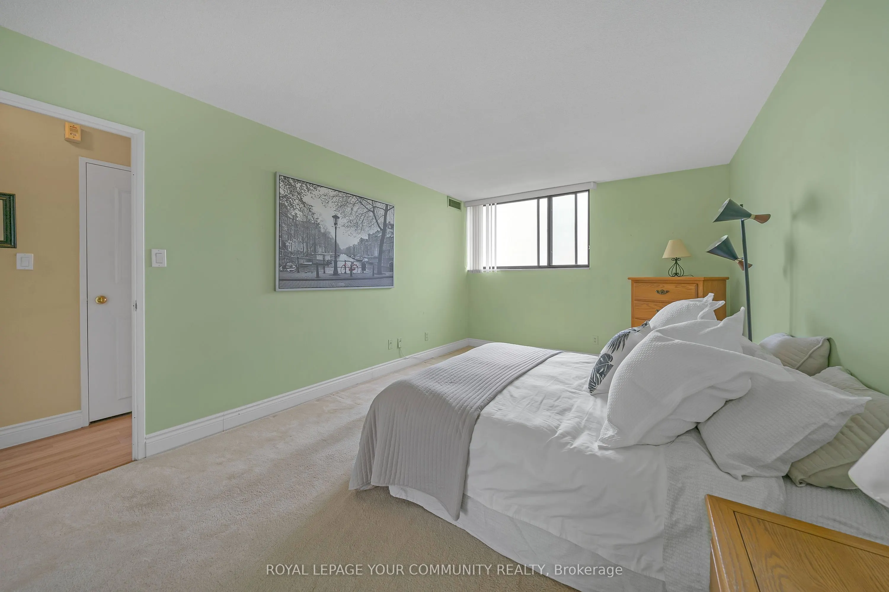 70 Baif Boulevard, #811