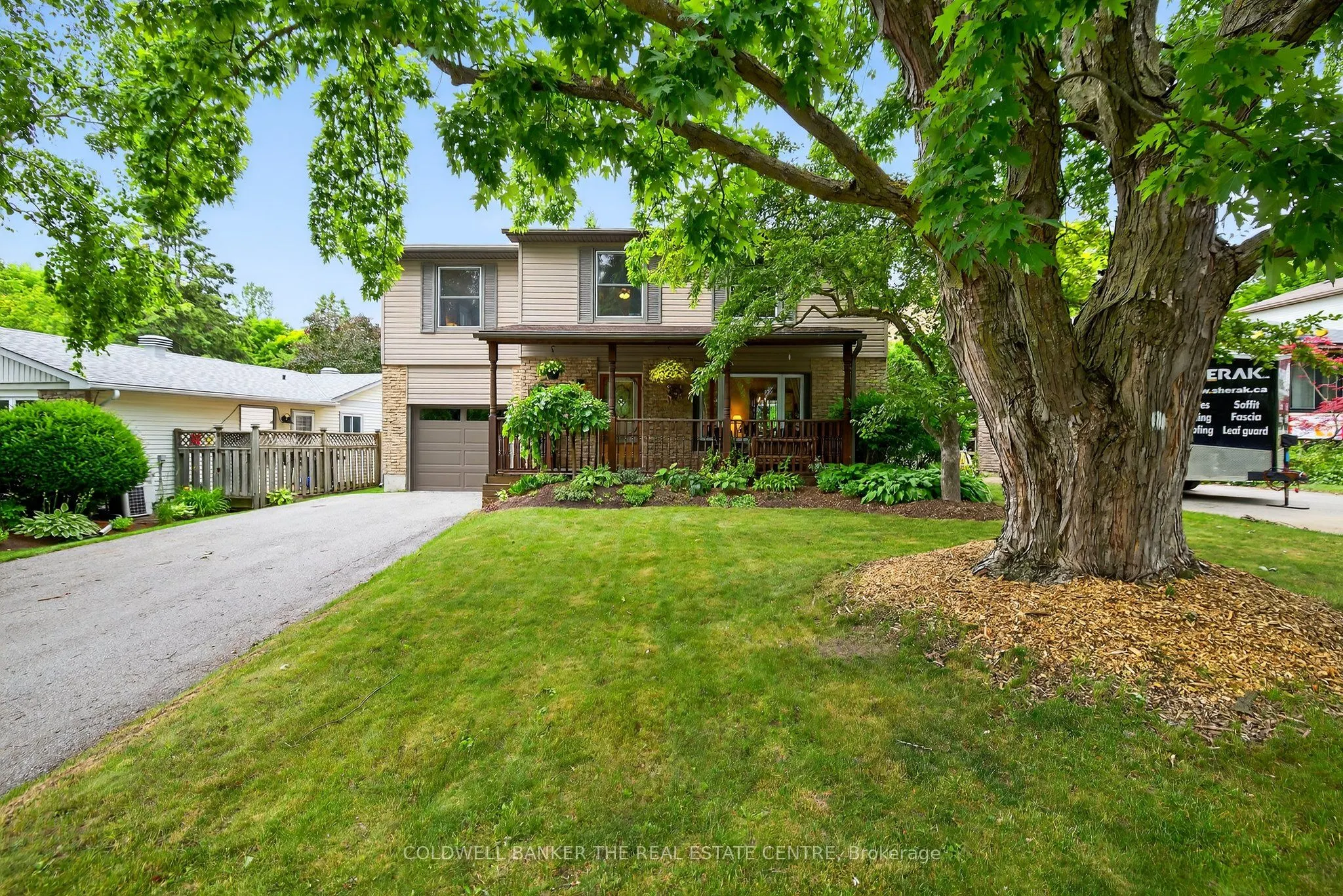 869 Magnolia Avenue