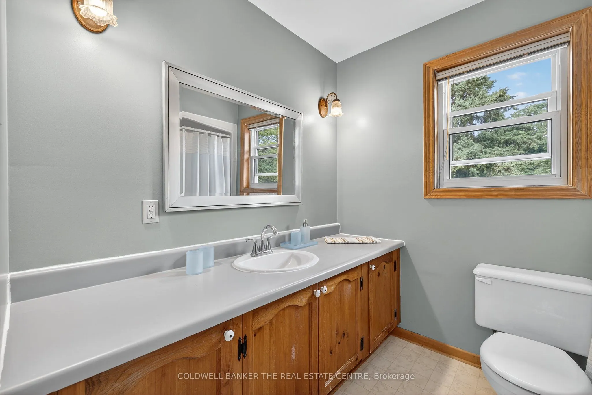 869 Magnolia Avenue