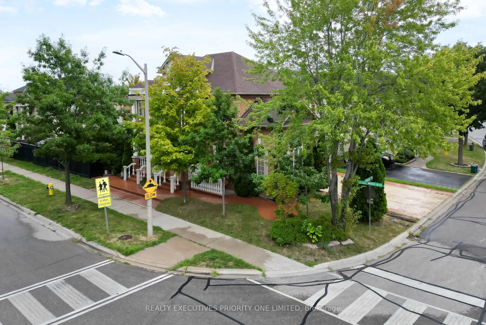 2 Foxhunt Drive