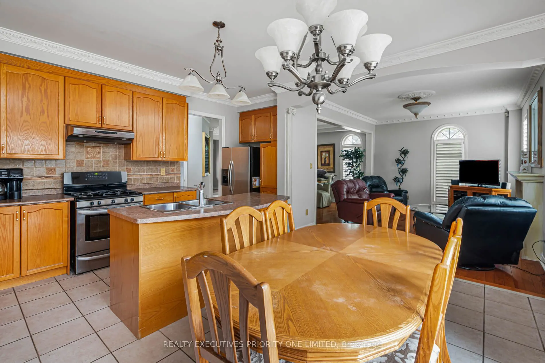 2 Foxhunt Drive