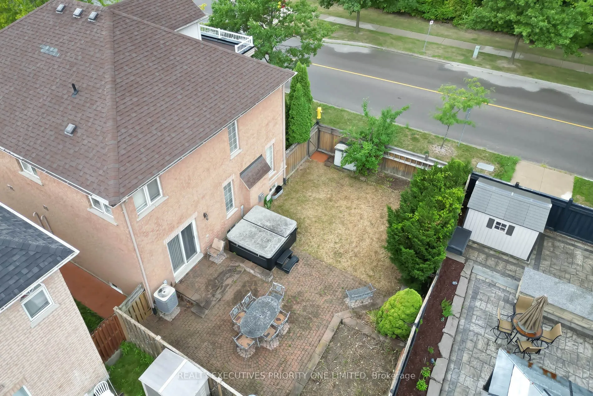 2 Foxhunt Drive
