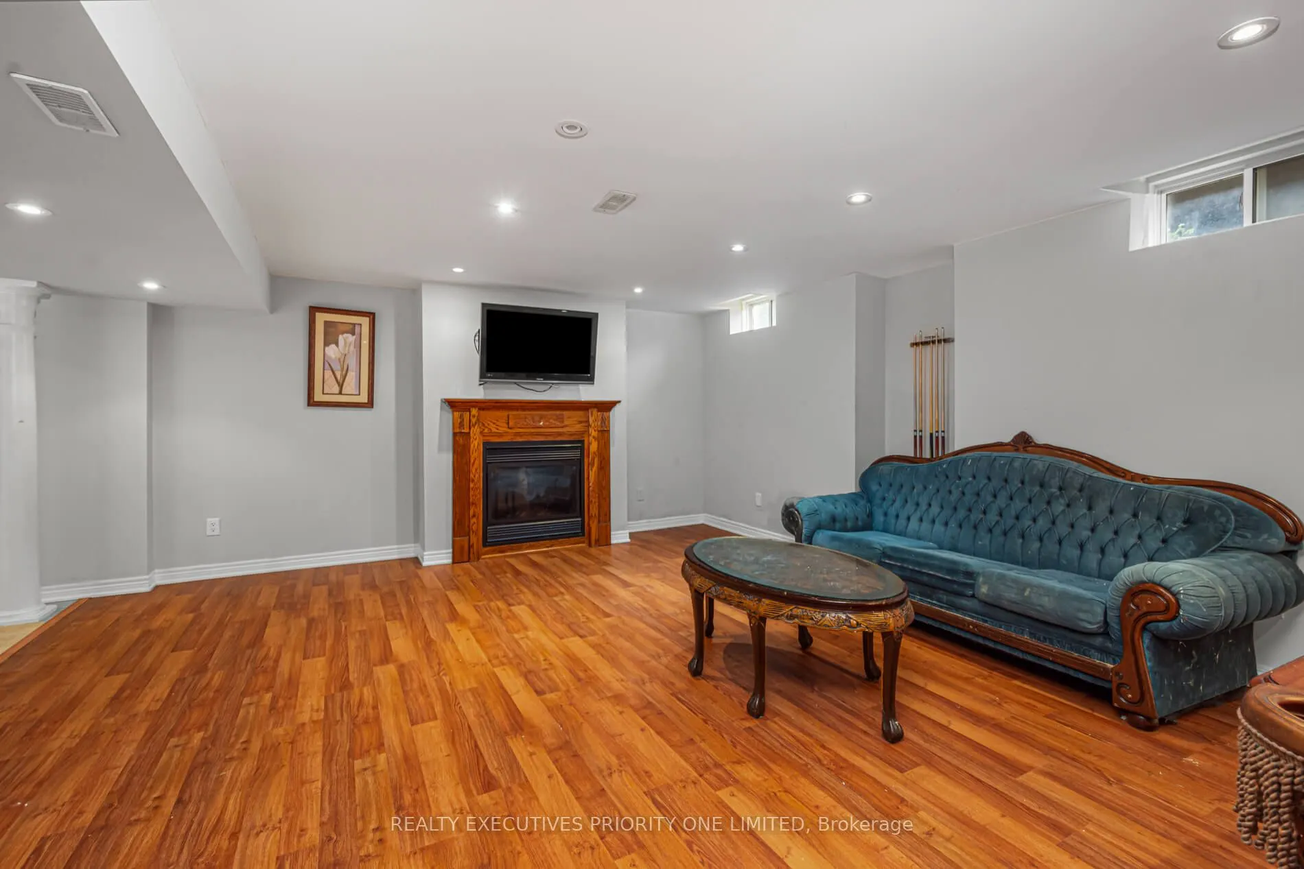 2 Foxhunt Drive