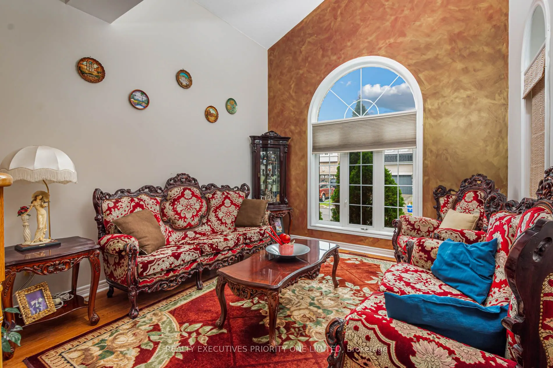 2 Foxhunt Drive