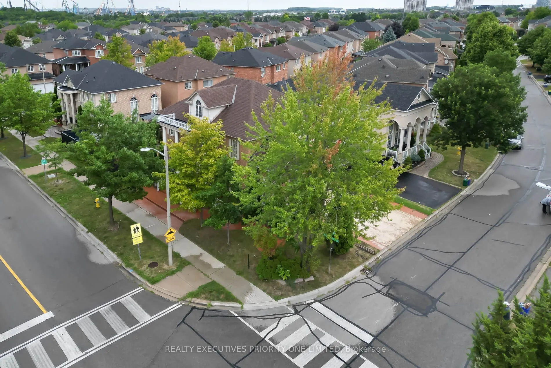 2 Foxhunt Drive