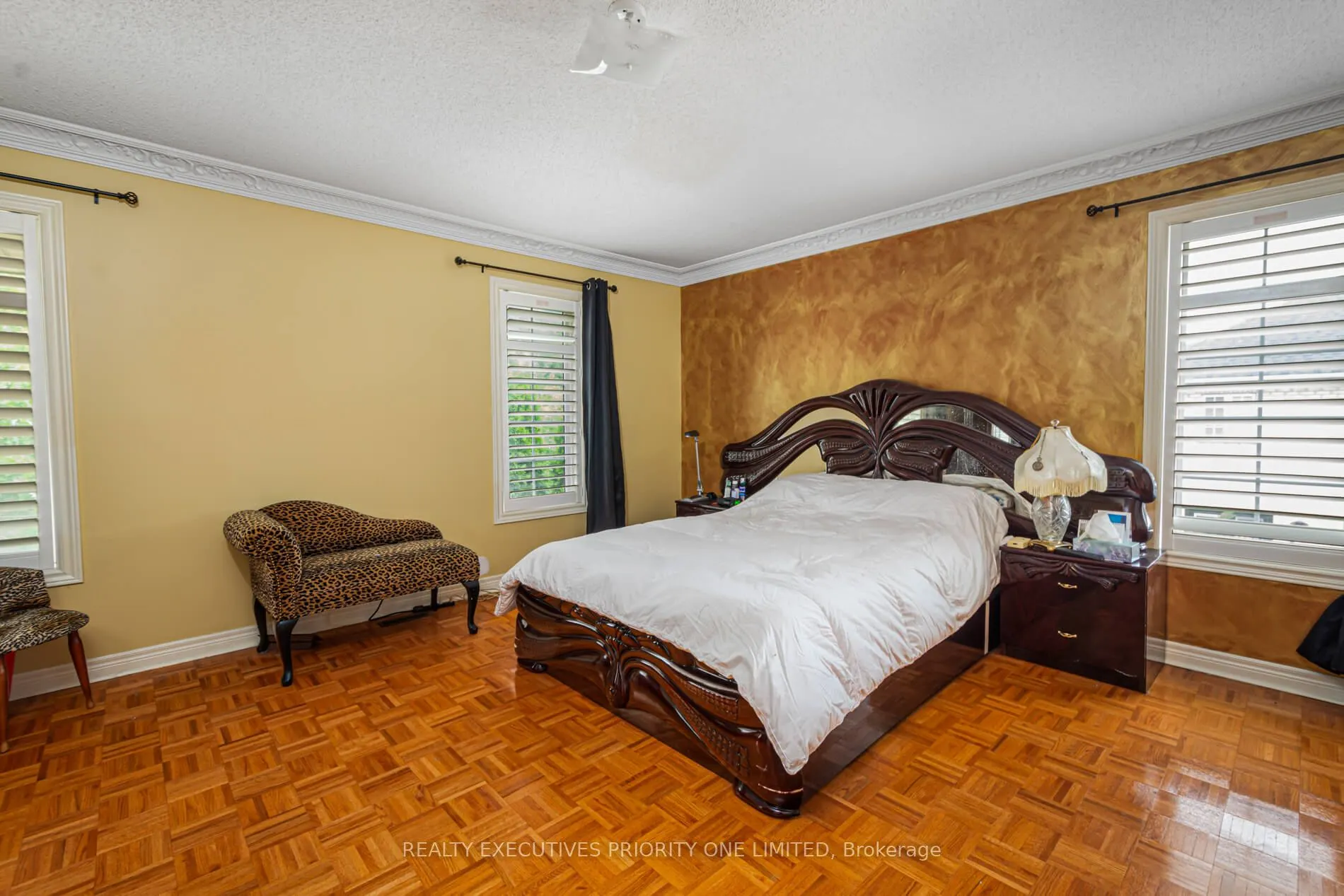 2 Foxhunt Drive