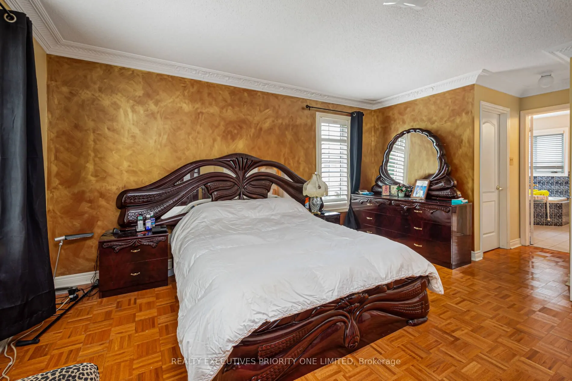 2 Foxhunt Drive