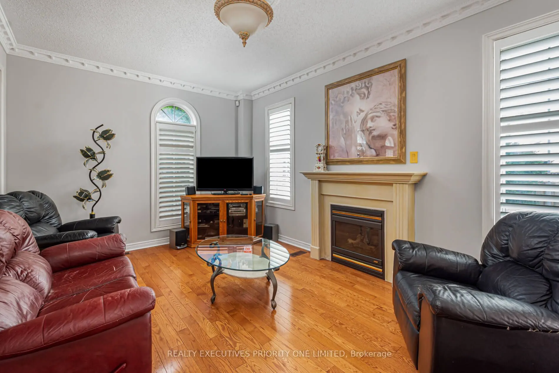 2 Foxhunt Drive