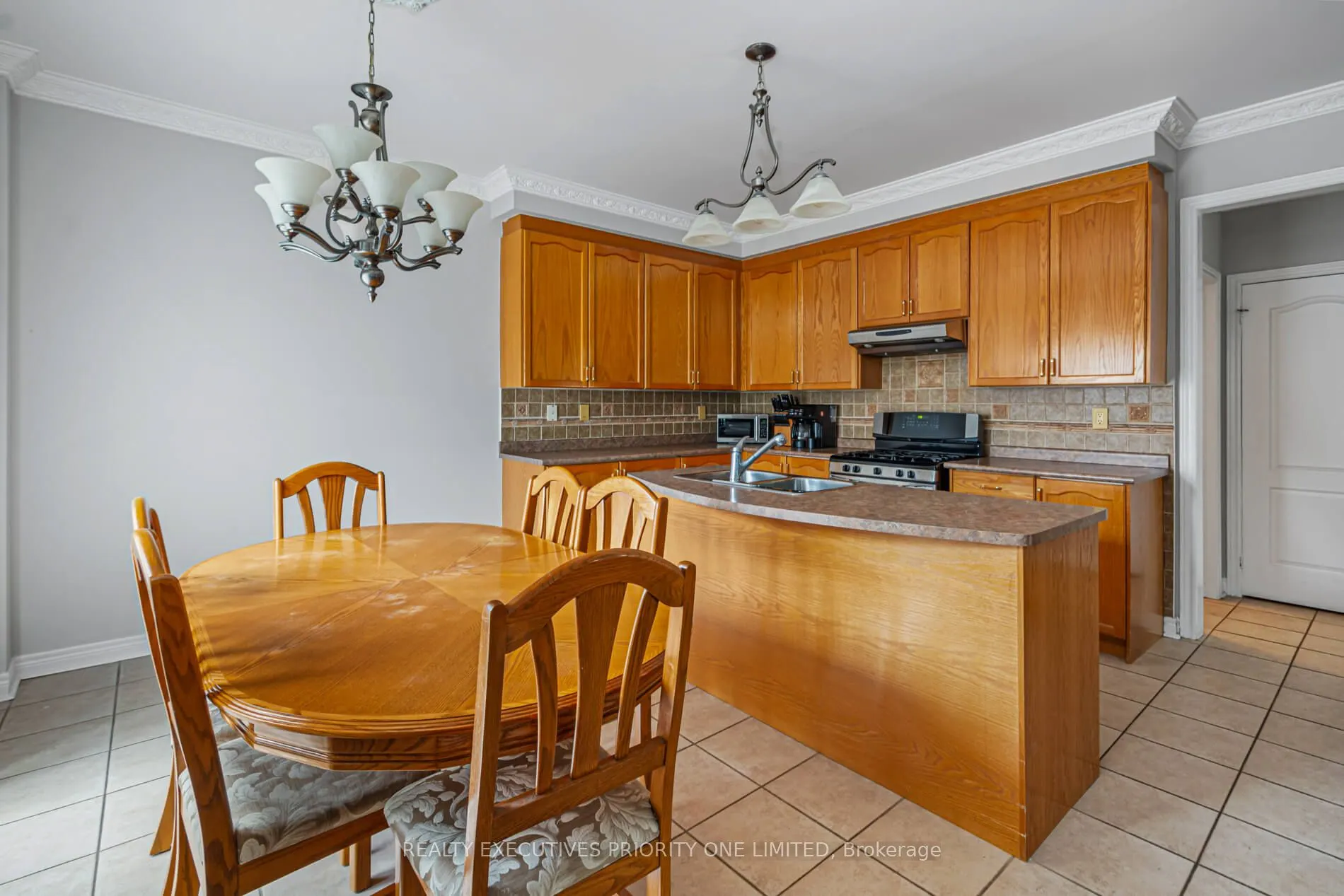 2 Foxhunt Drive