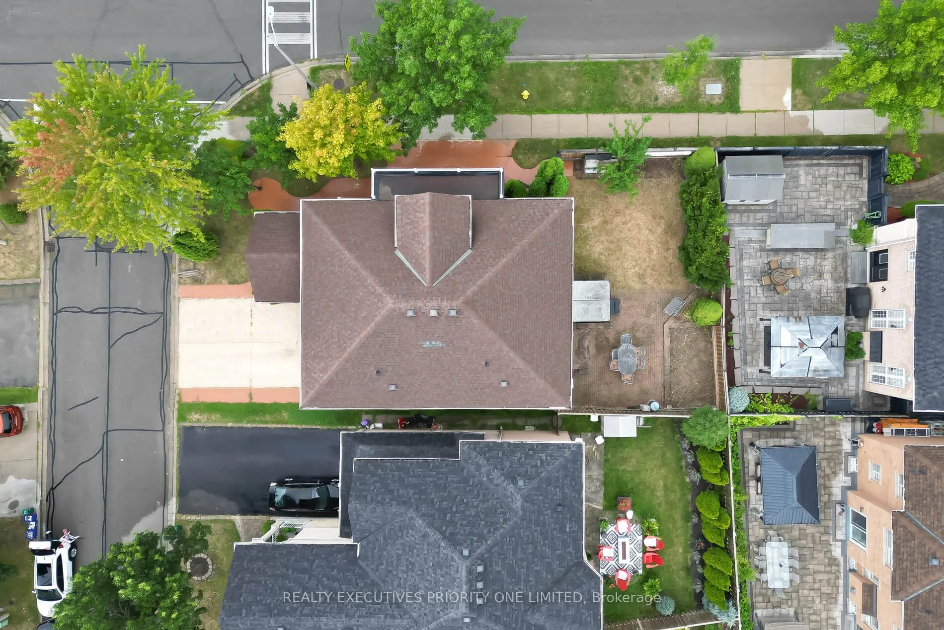 2 Foxhunt Drive