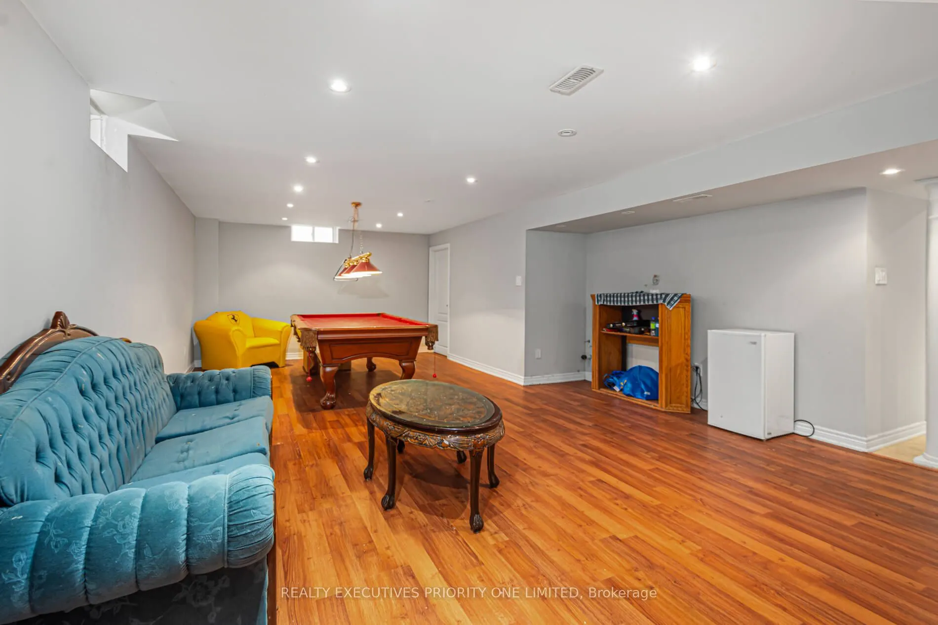 2 Foxhunt Drive