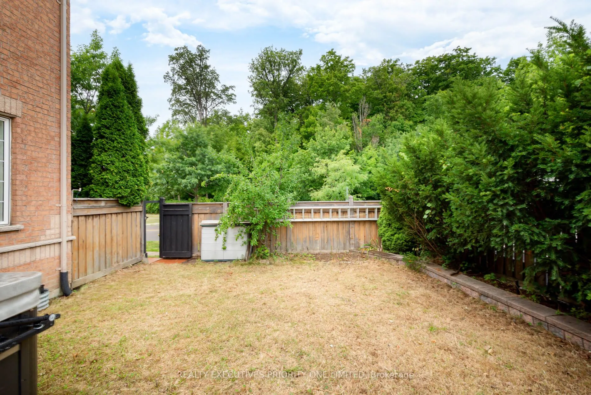 2 Foxhunt Drive
