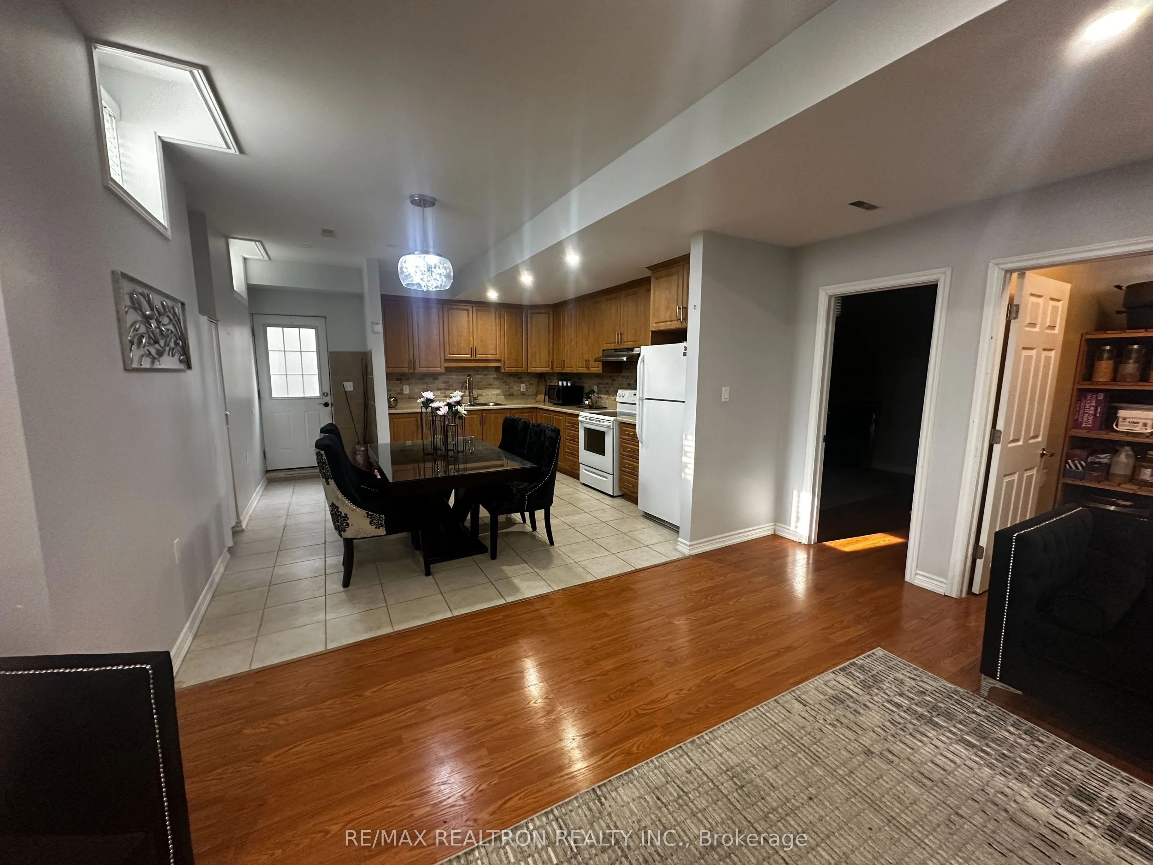 211 Cannes Avenue