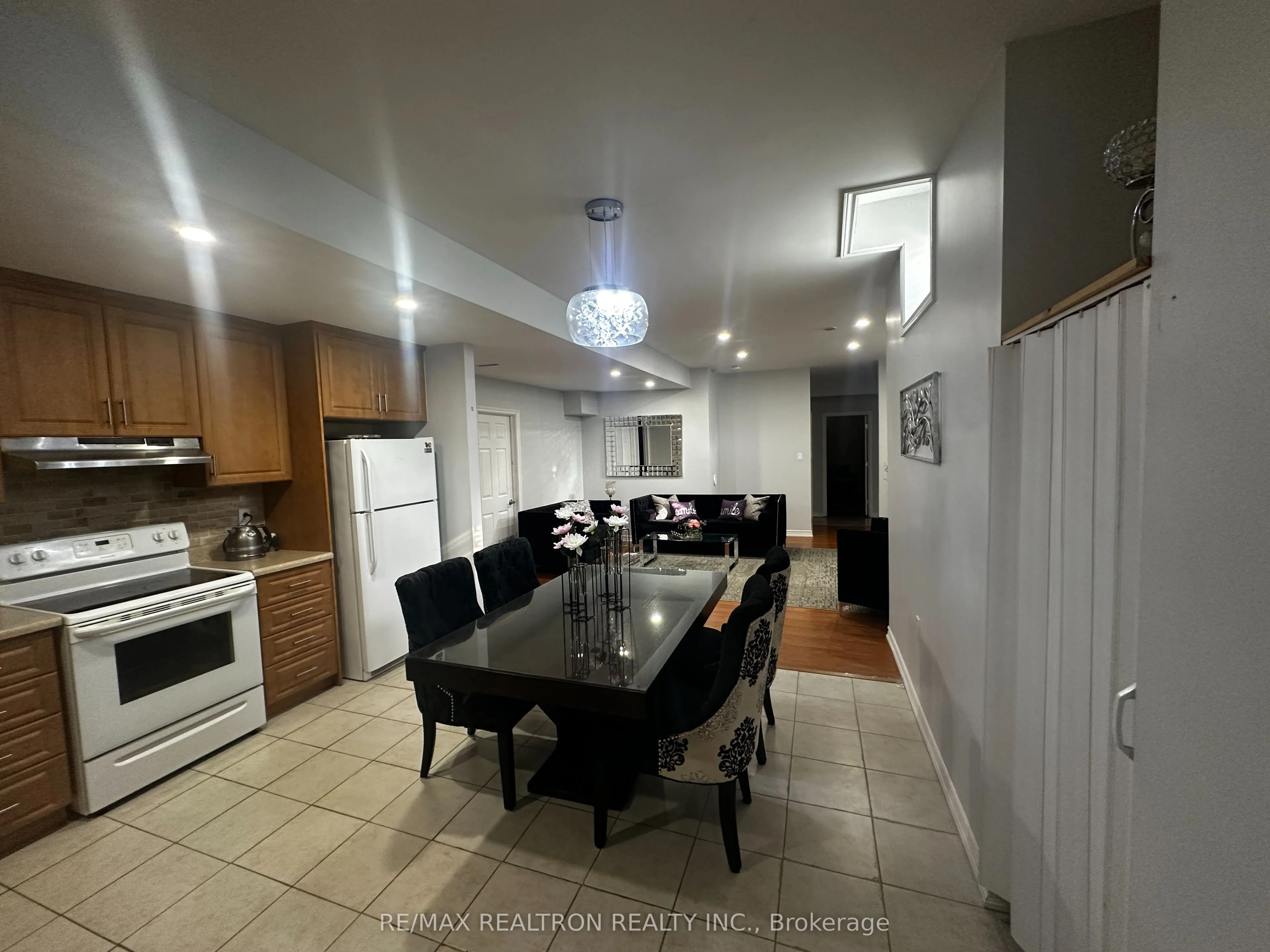 211 Cannes Avenue