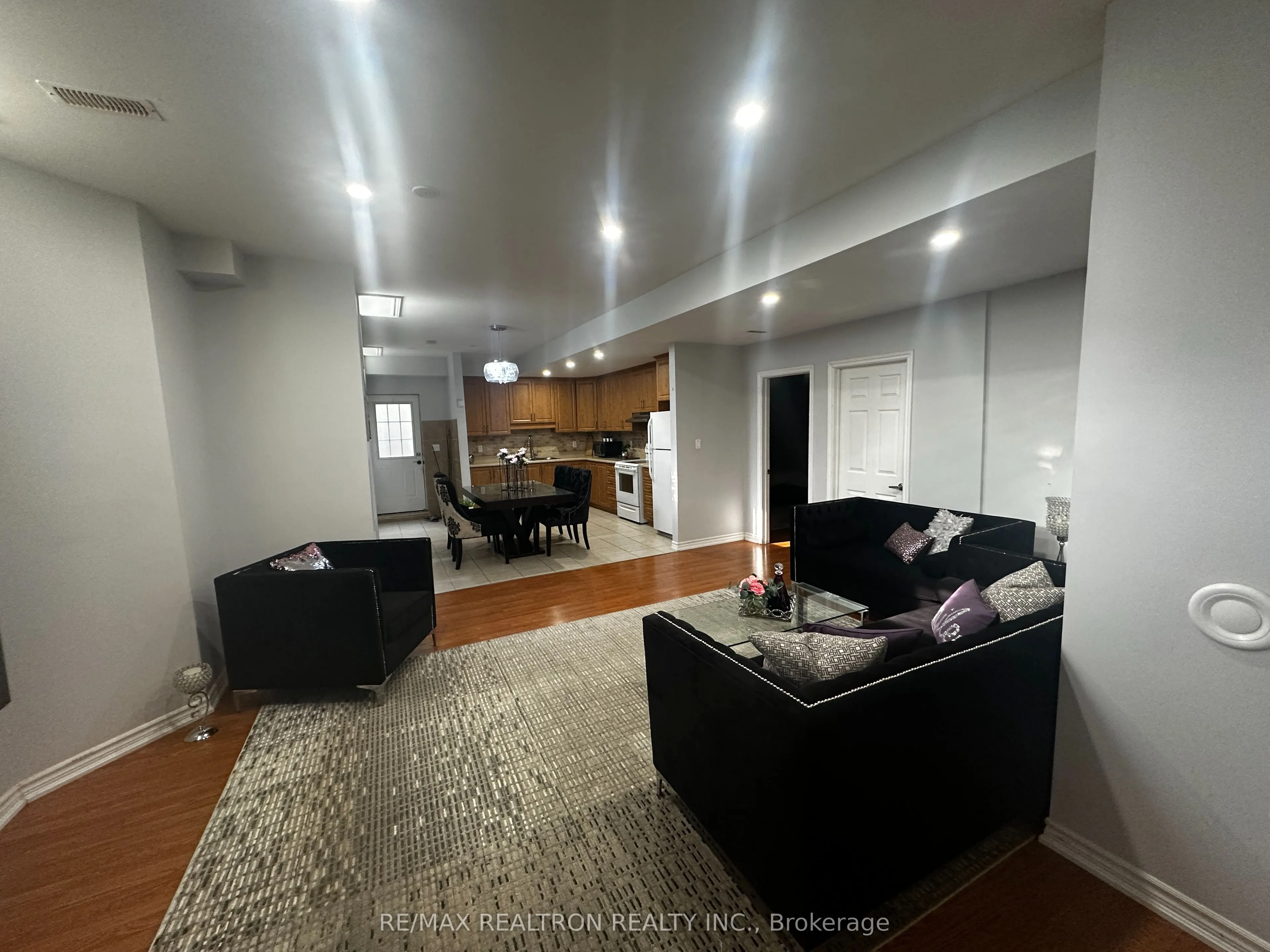 211 Cannes Avenue