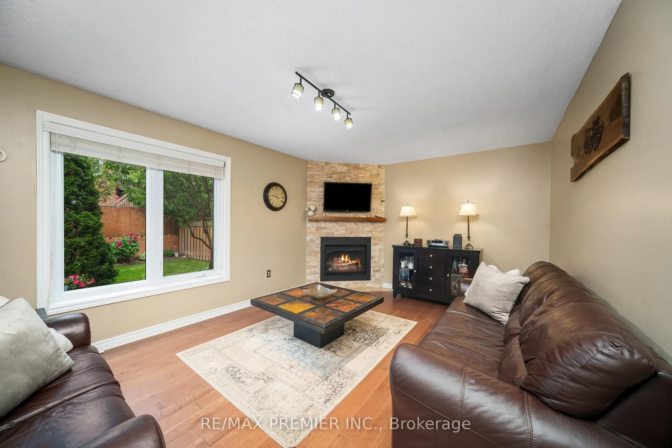 618 Ponting Place