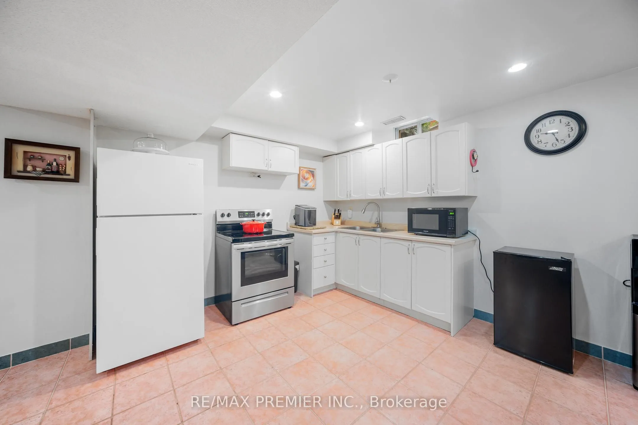 618 Ponting Place