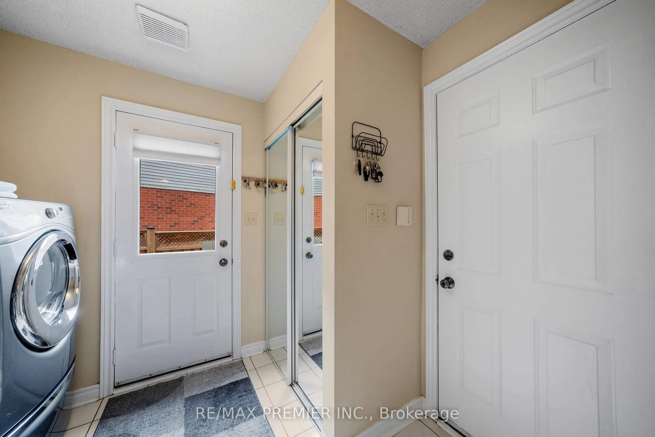 618 Ponting Place