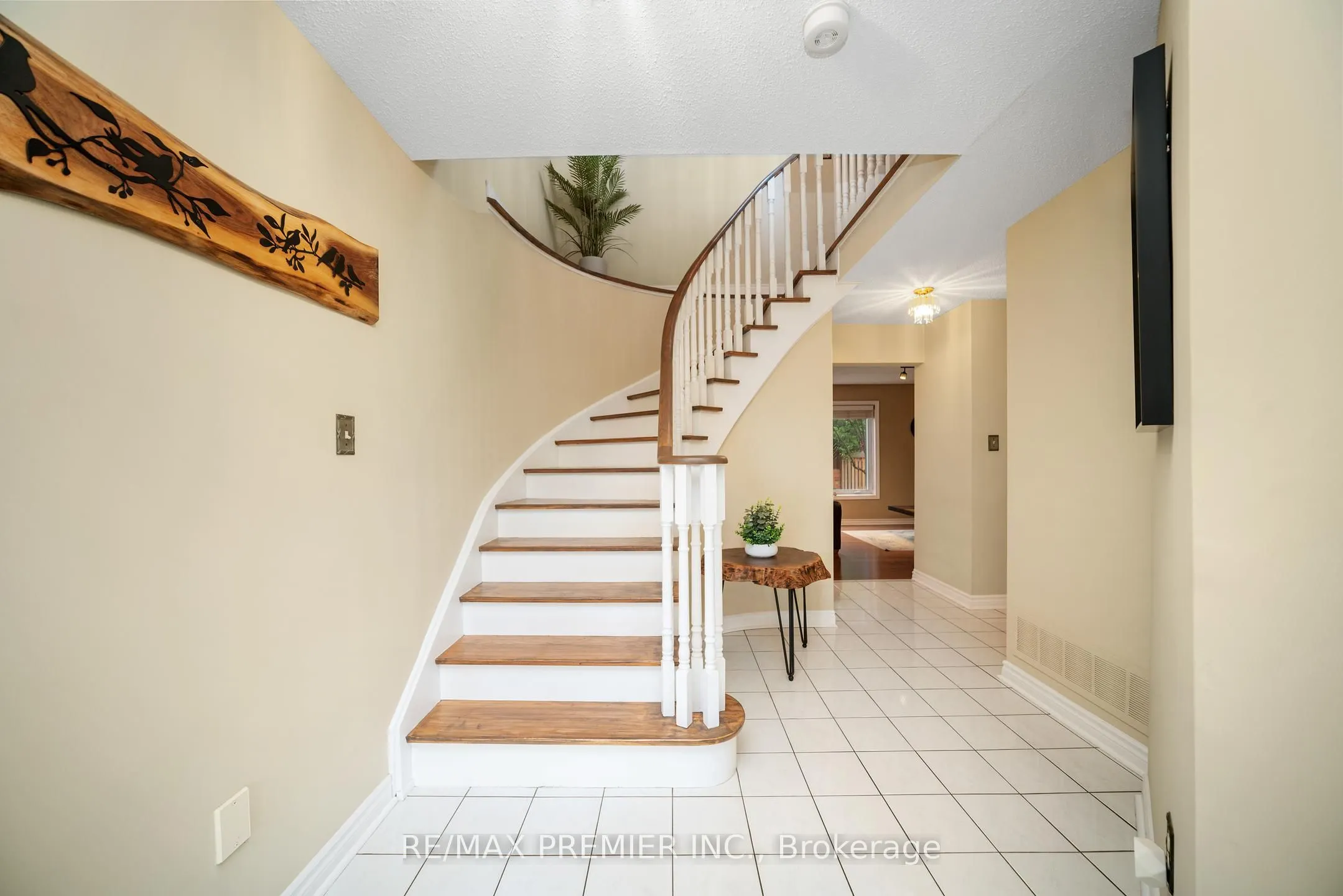 618 Ponting Place