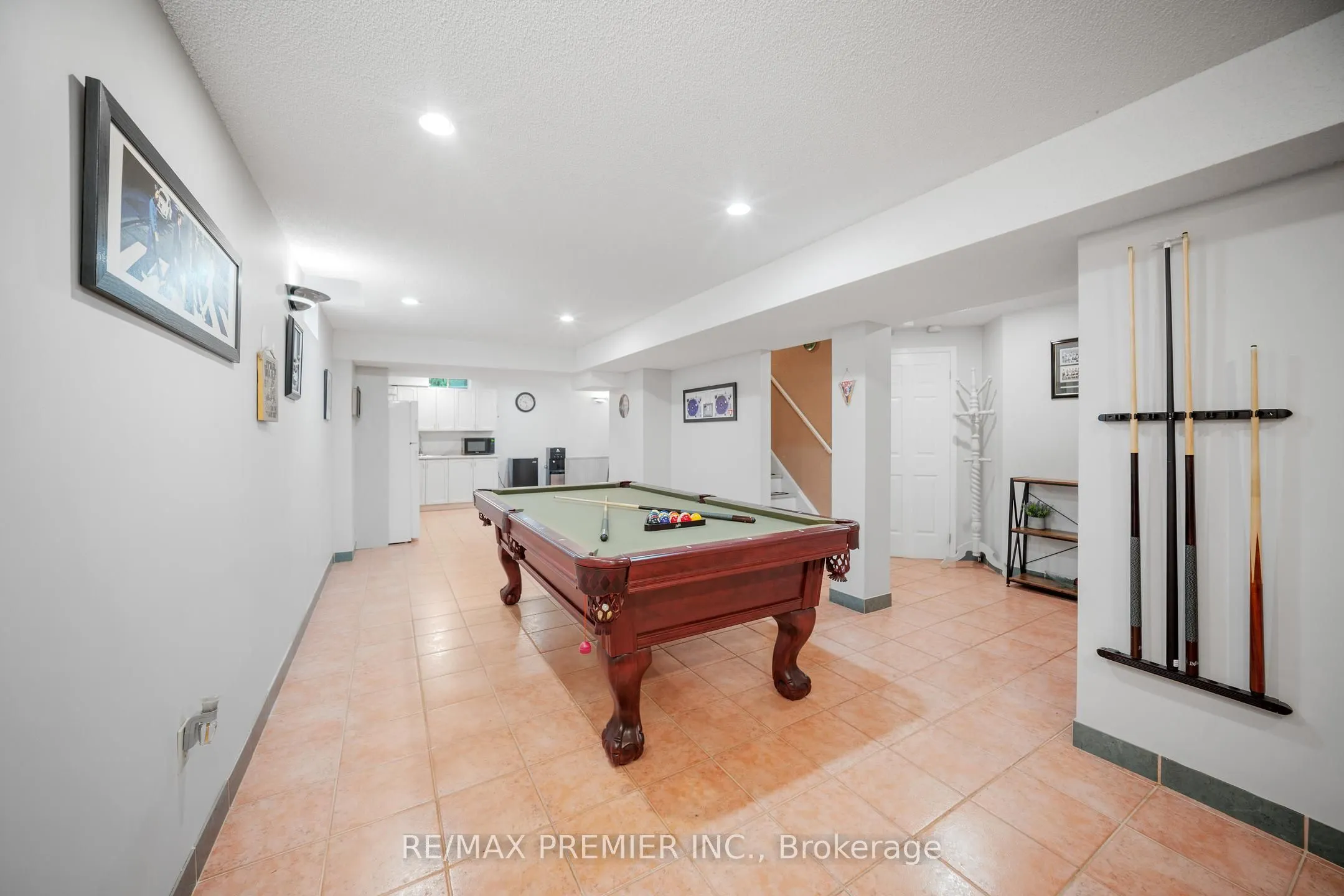 618 Ponting Place