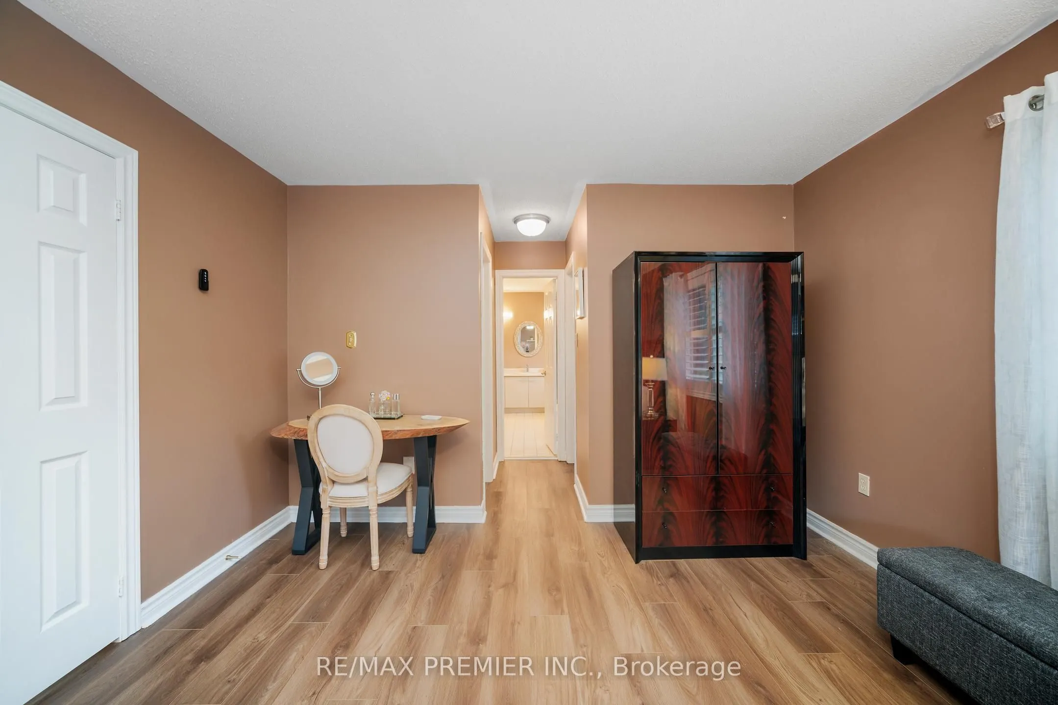 618 Ponting Place