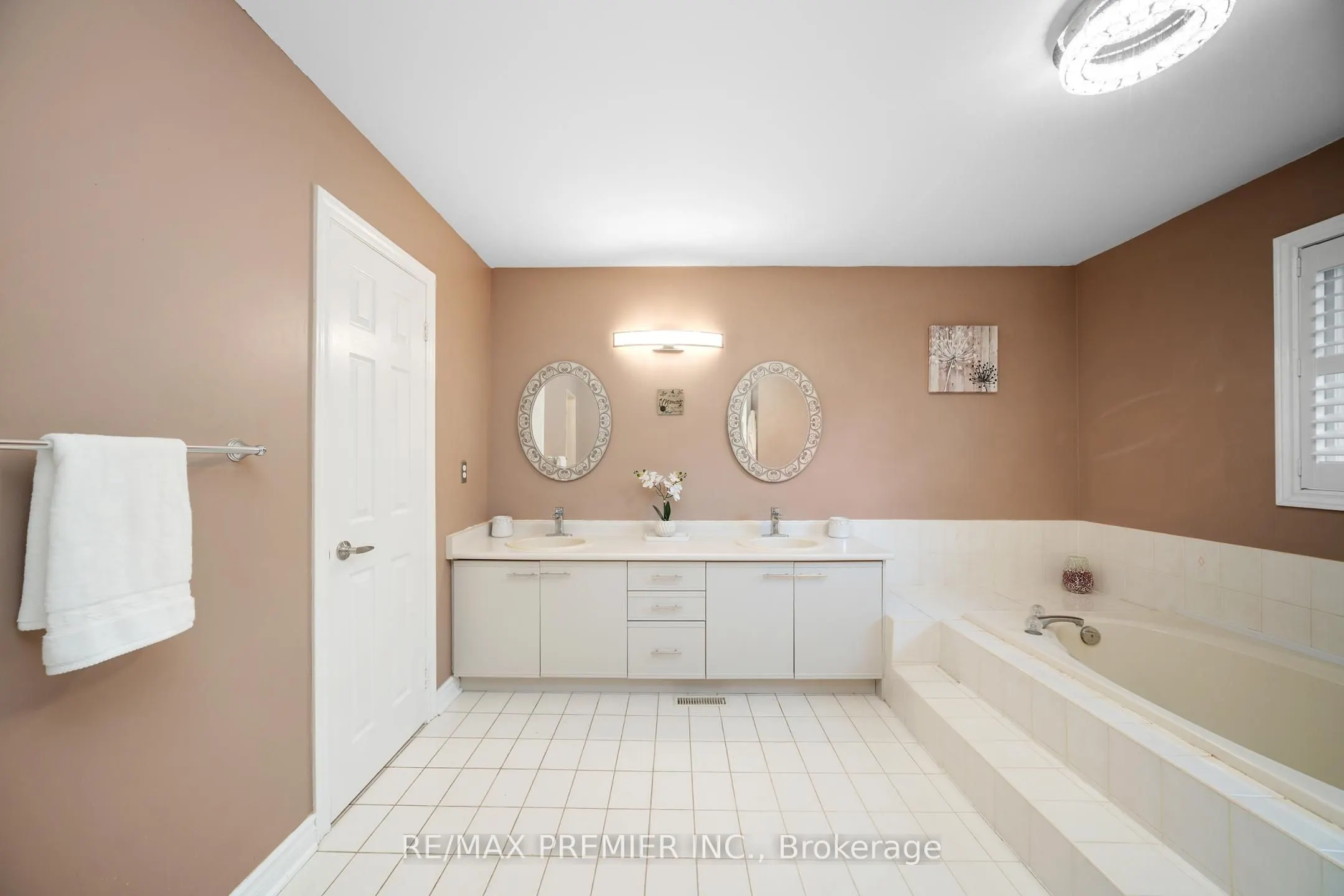 618 Ponting Place