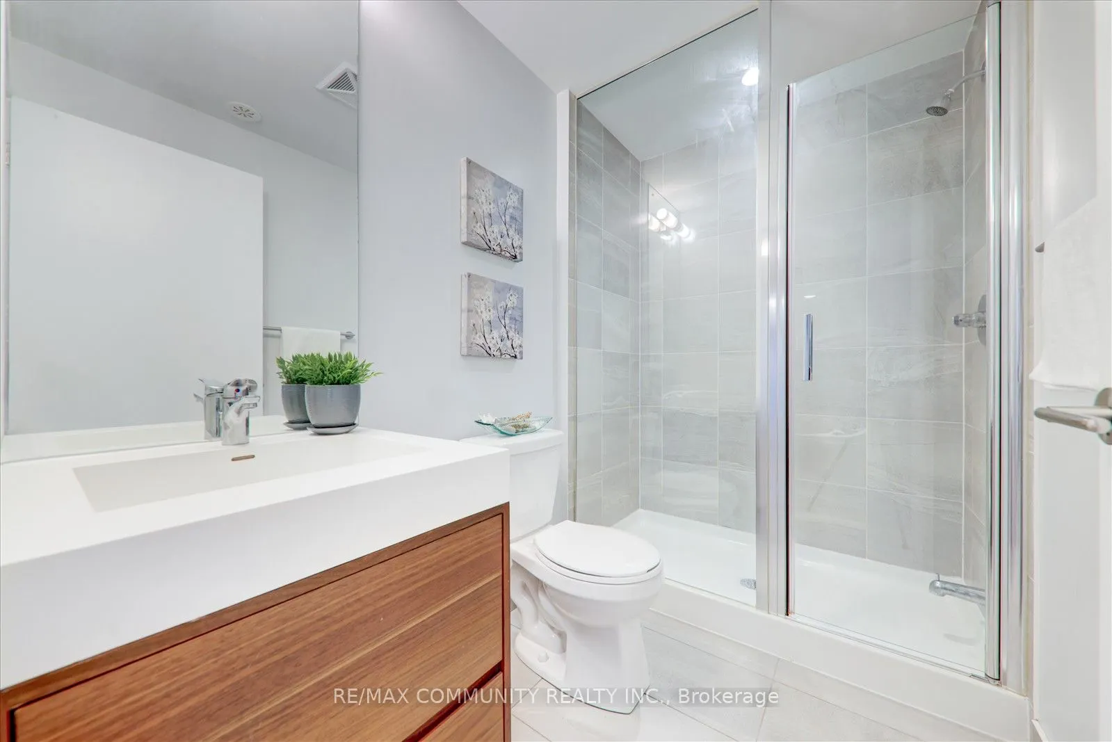 1709 Bur Oak Avenue, #206