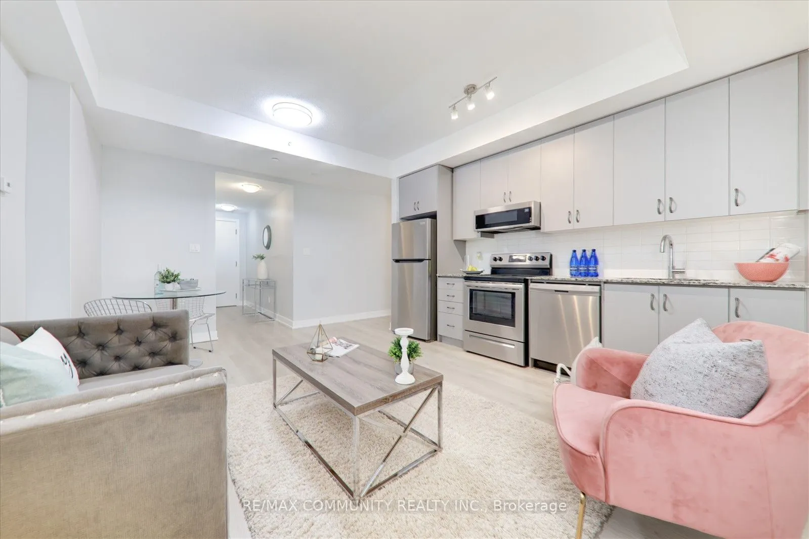 1709 Bur Oak Avenue, #206