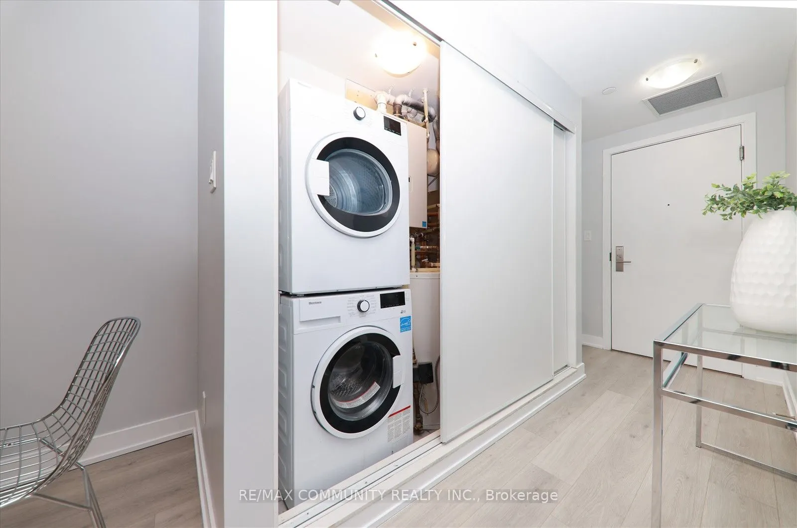 1709 Bur Oak Avenue, #206