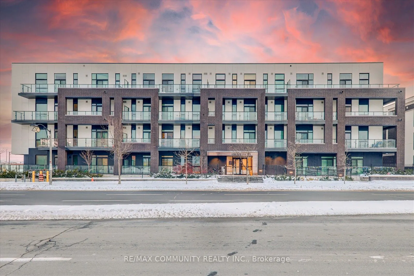 1709 Bur Oak Avenue, #206