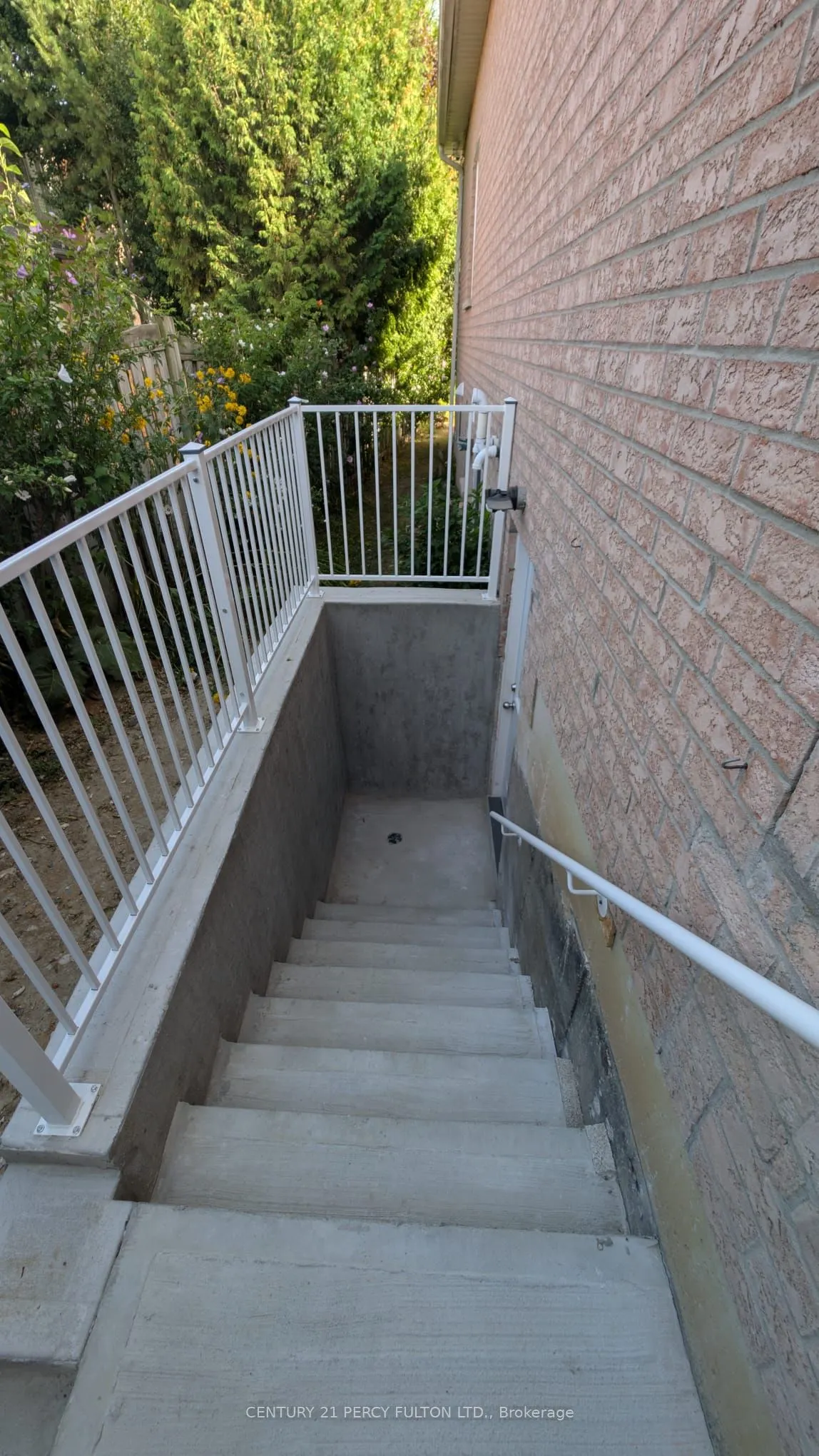 28 Rouge Bank Drive