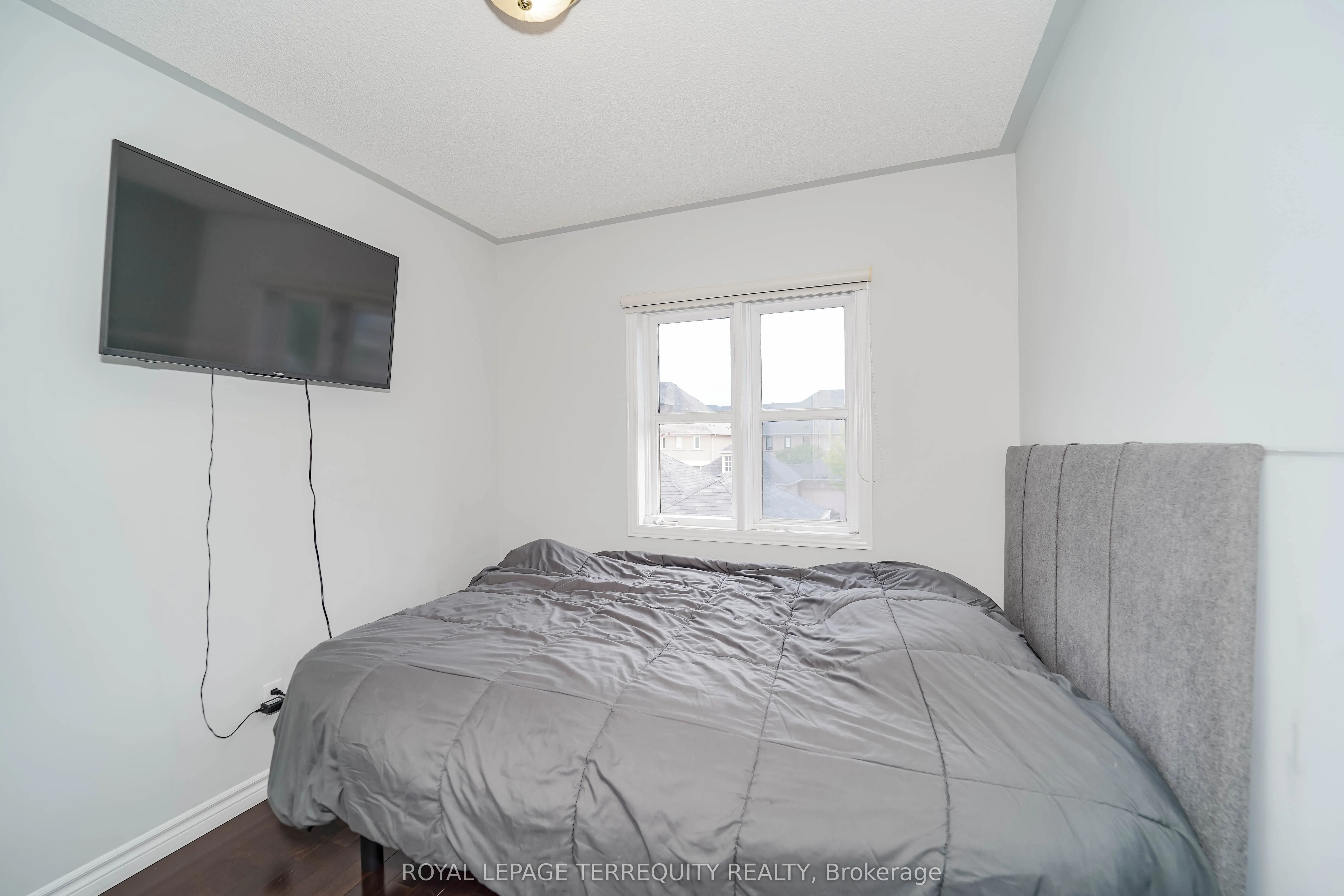 9027 Yonge Street
