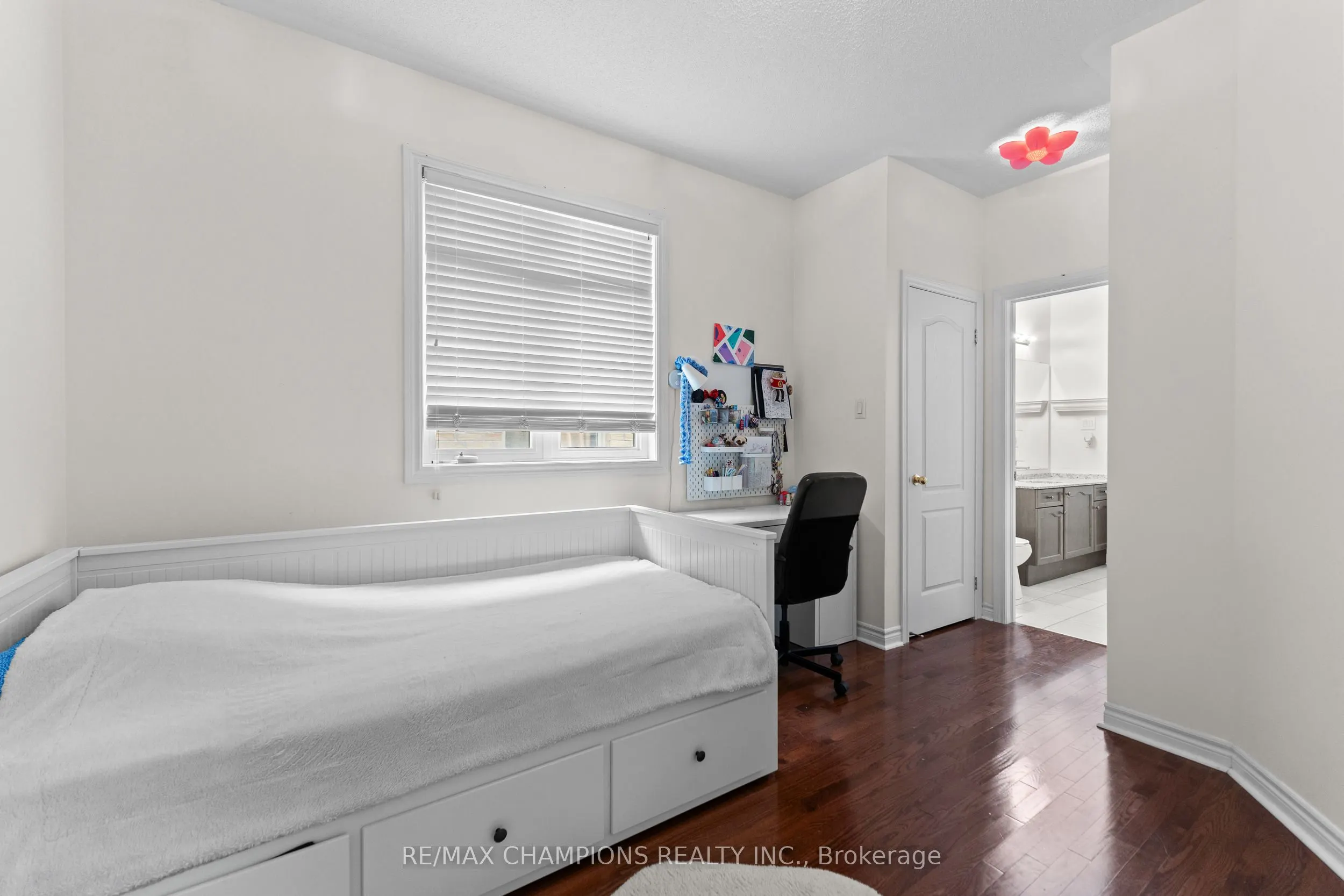 96 Wardlaw Place