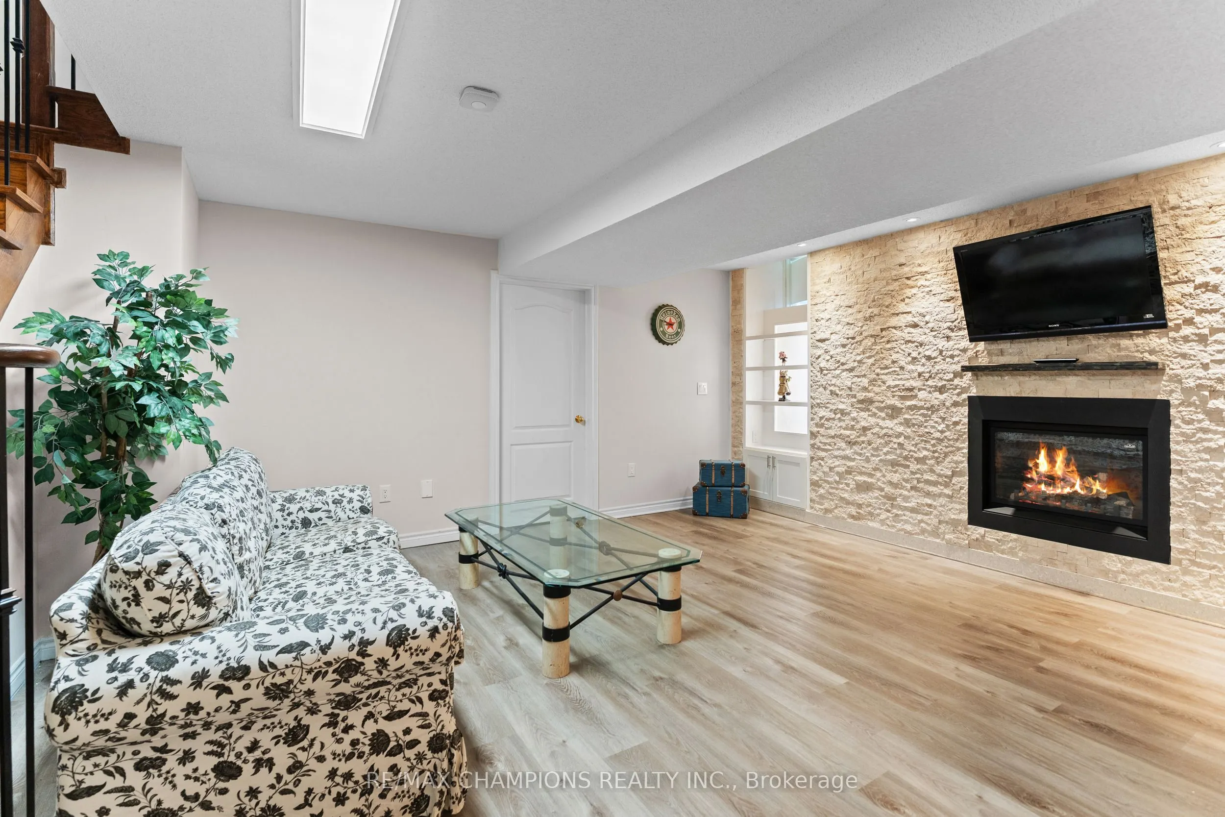 96 Wardlaw Place
