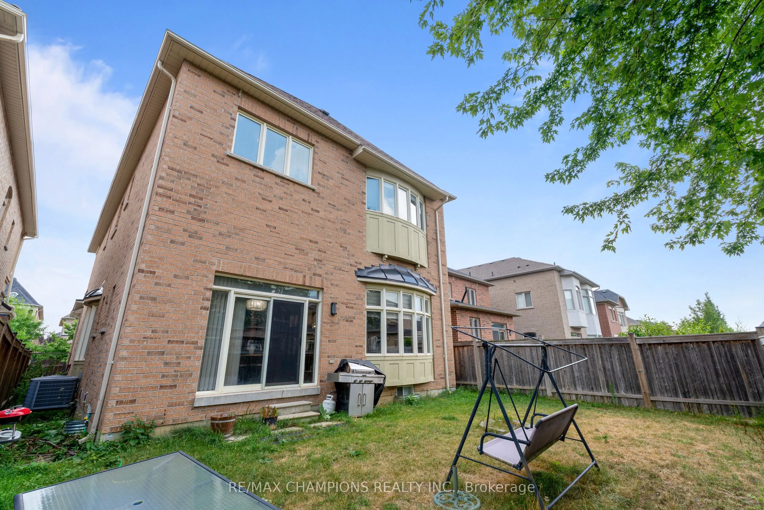 96 Wardlaw Place