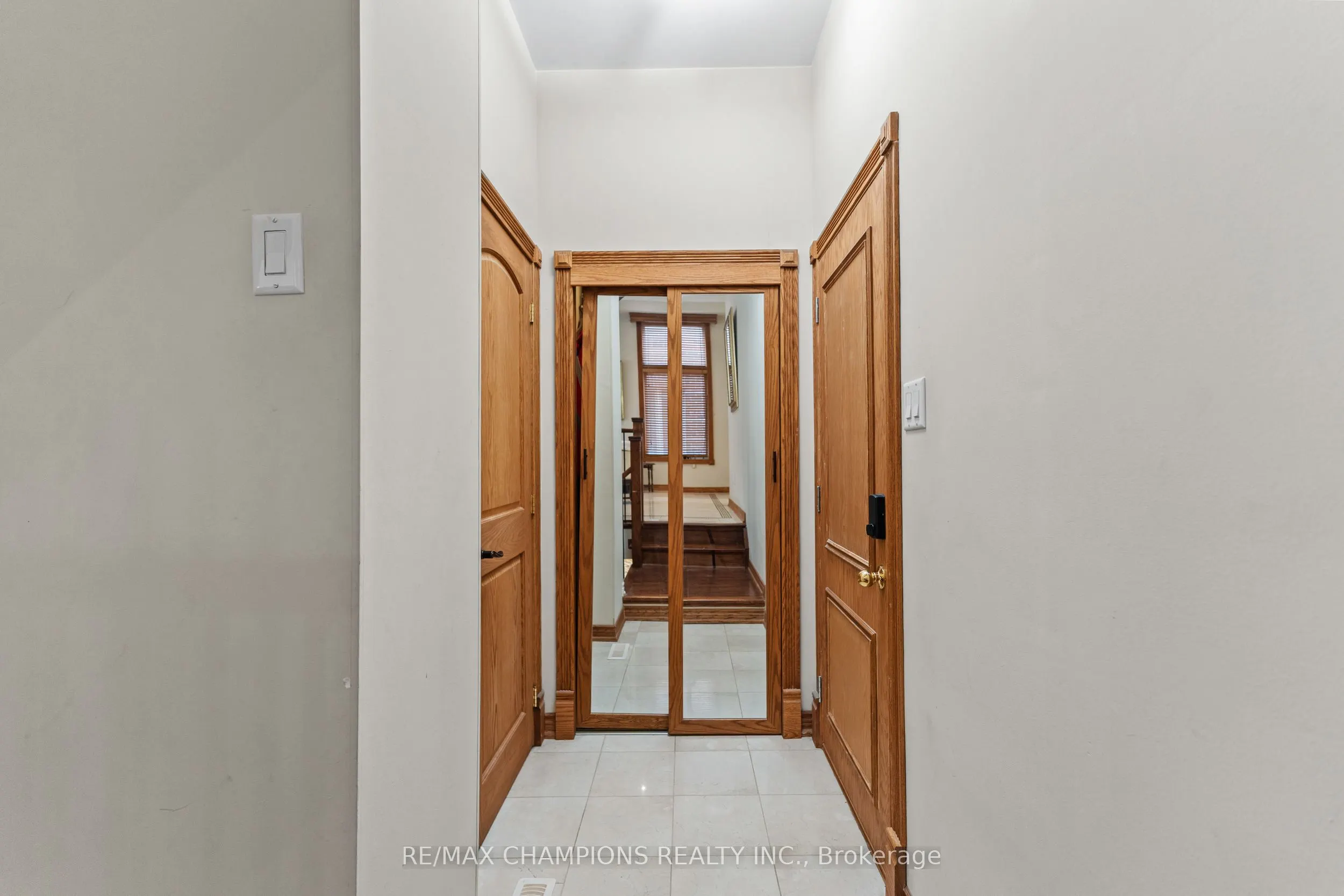 96 Wardlaw Place