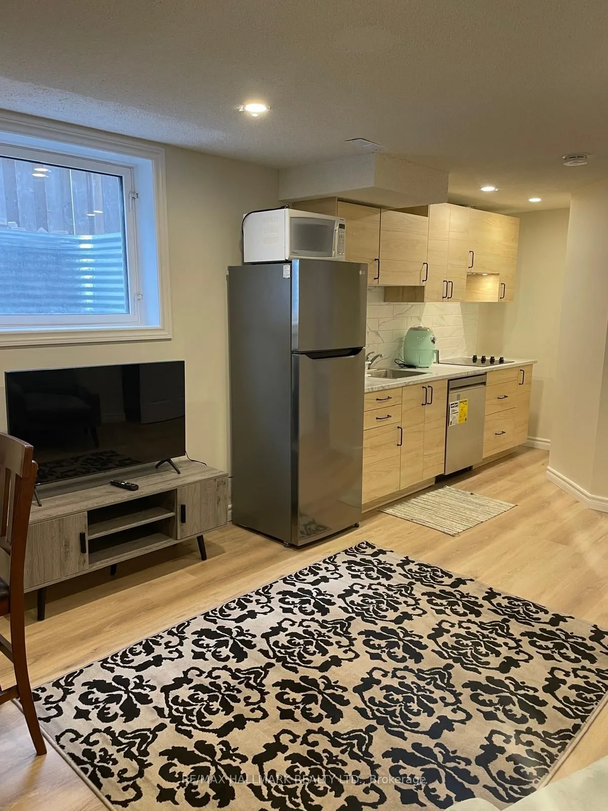 37 Crystal Drive, #Basement Unit#1