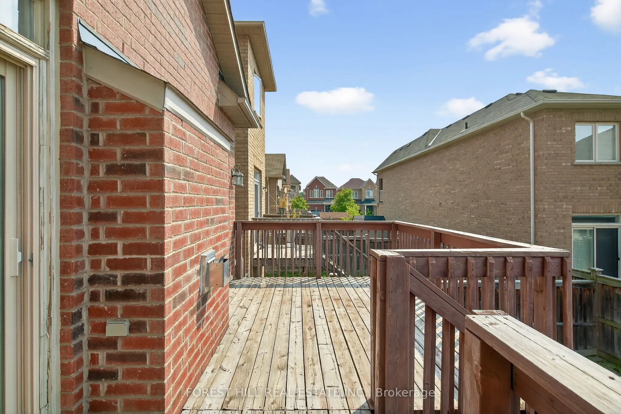 9 Robert Green Crescent