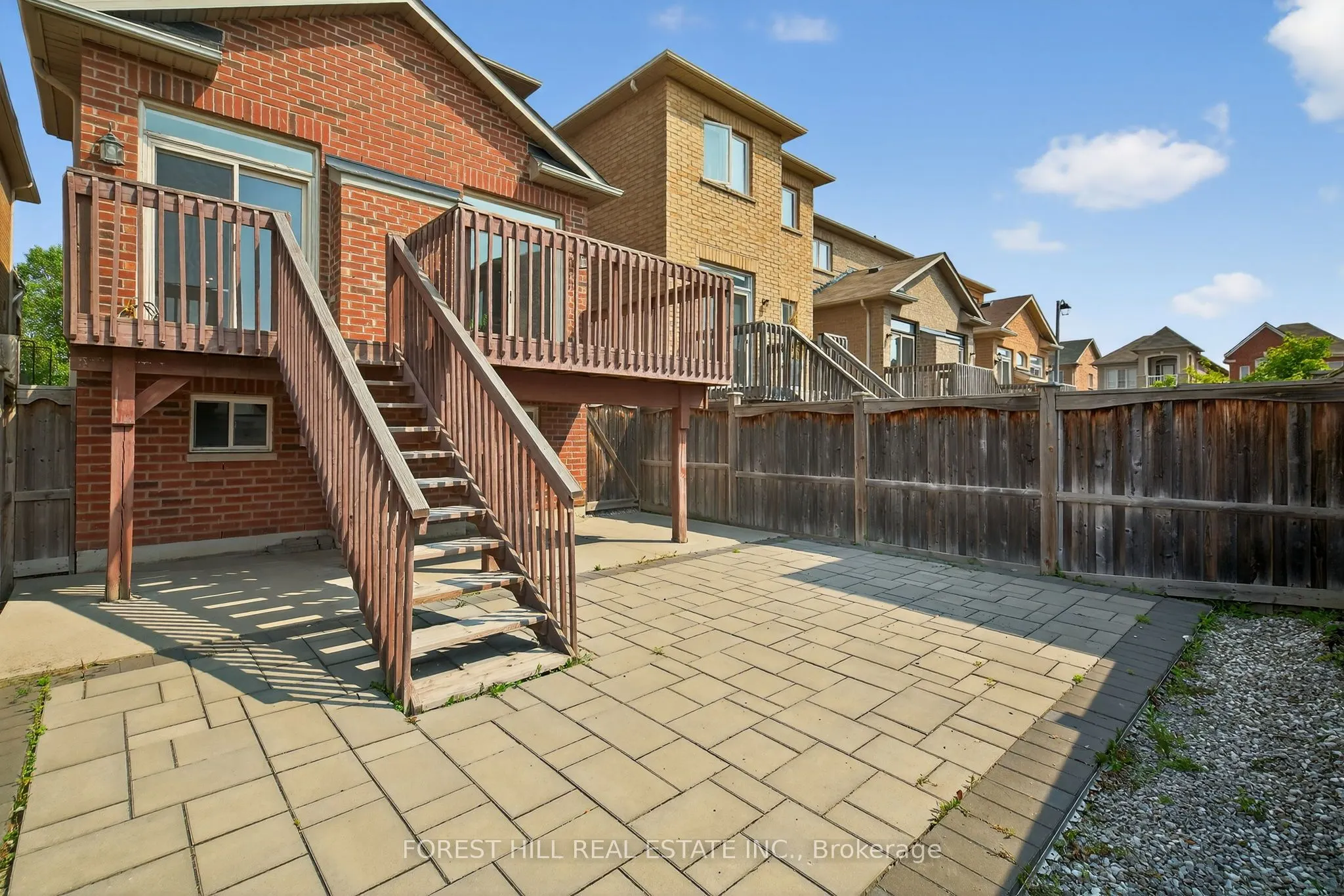 9 Robert Green Crescent