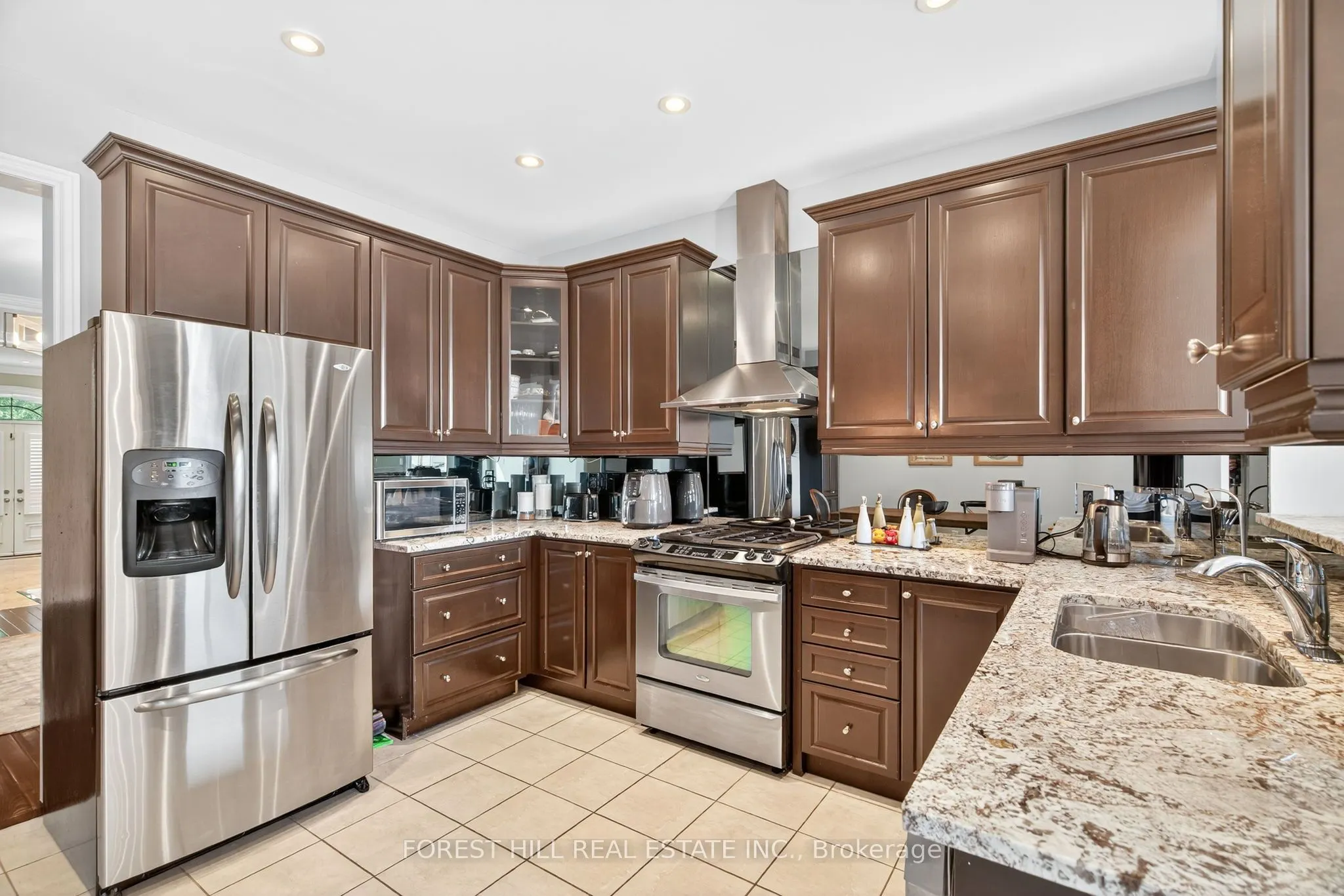 9 Robert Green Crescent
