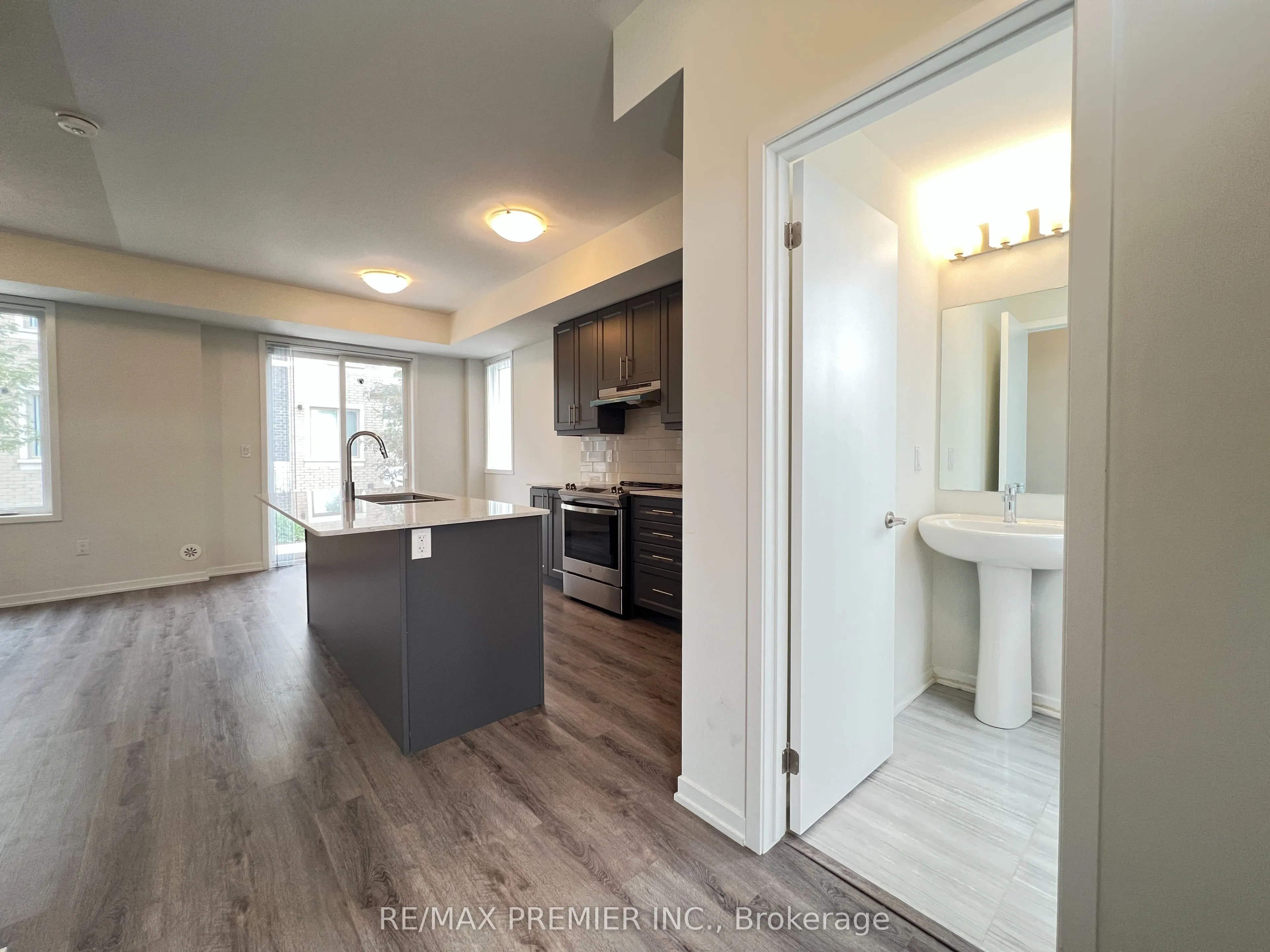 3 Mable Smith Way, #10