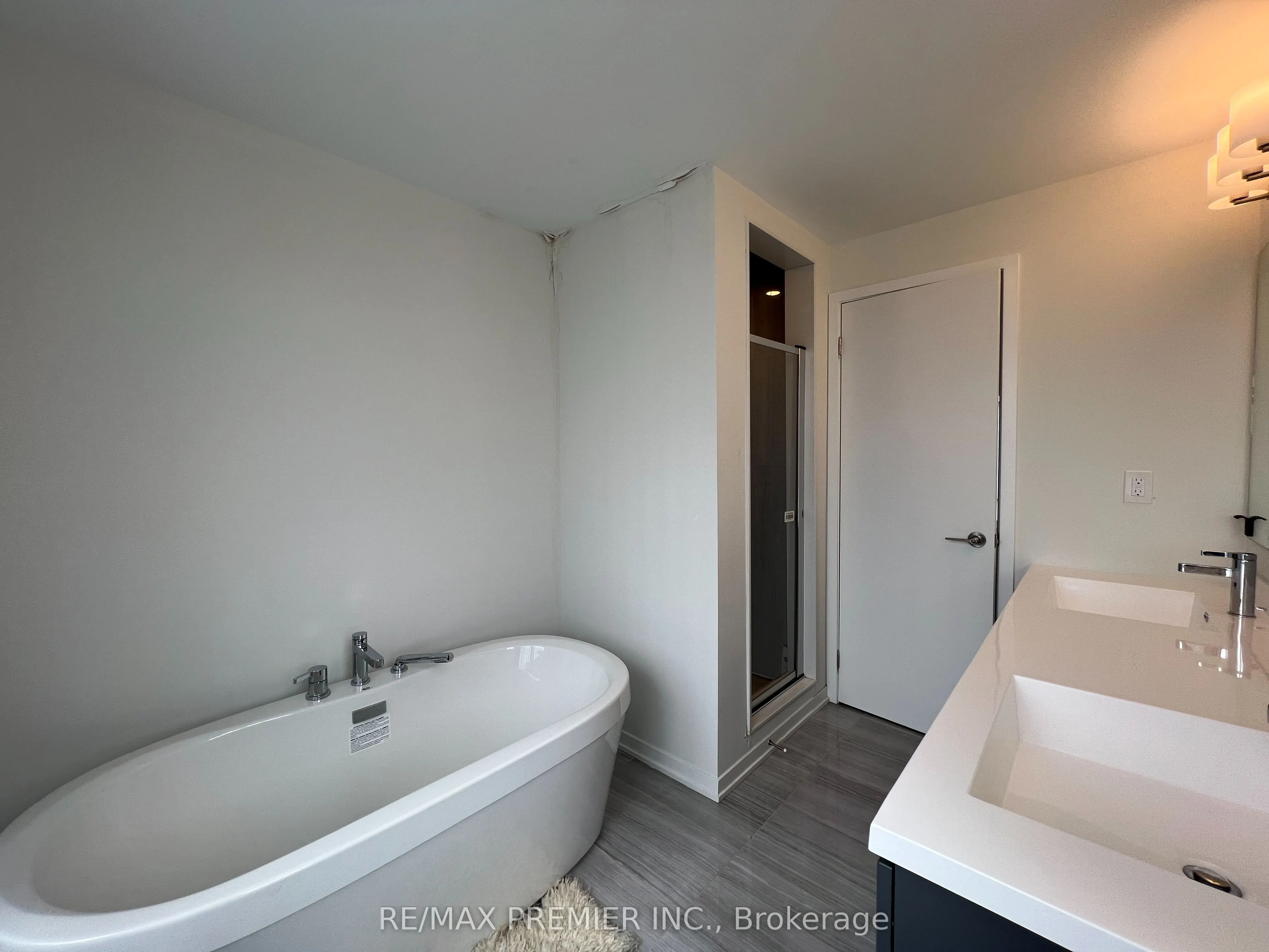 3 Mable Smith Way, #10