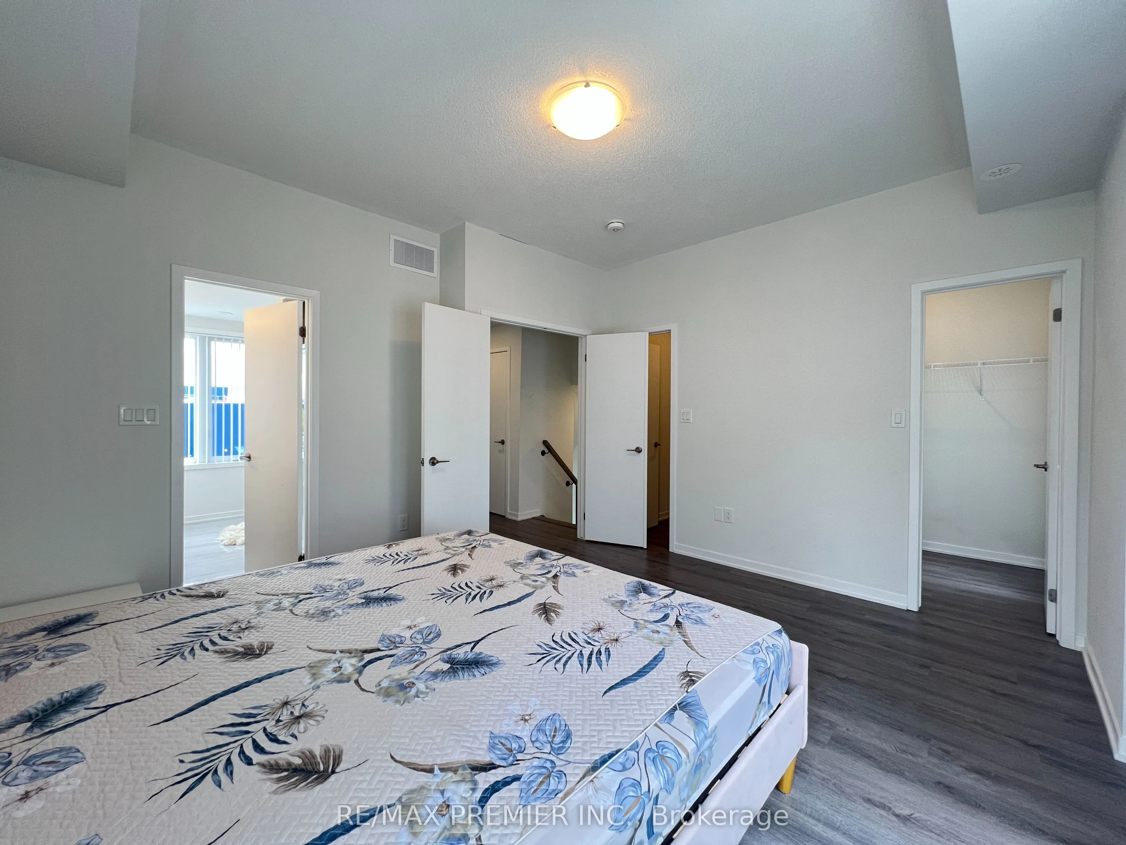 3 Mable Smith Way, #10