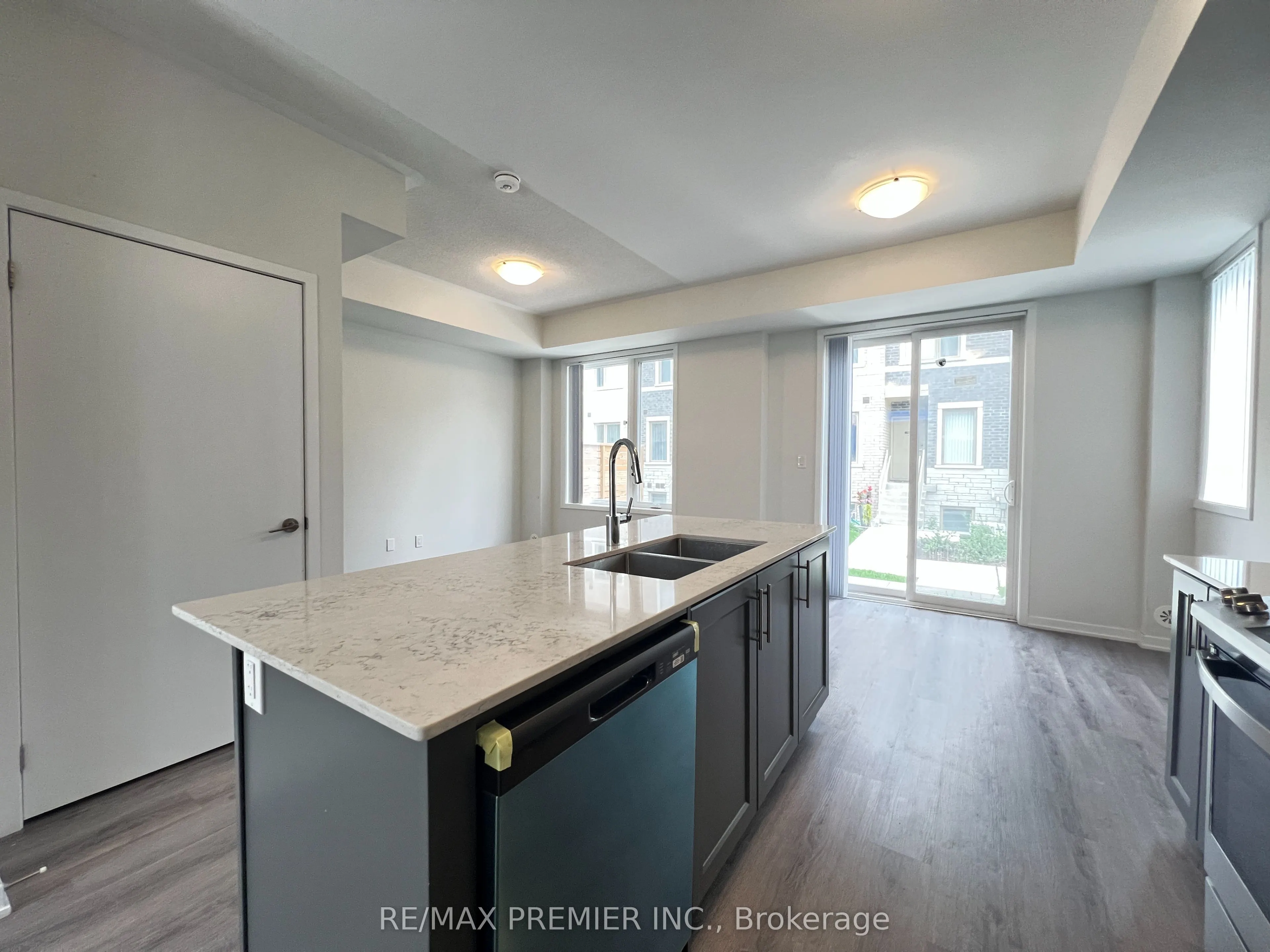 3 Mable Smith Way, #10